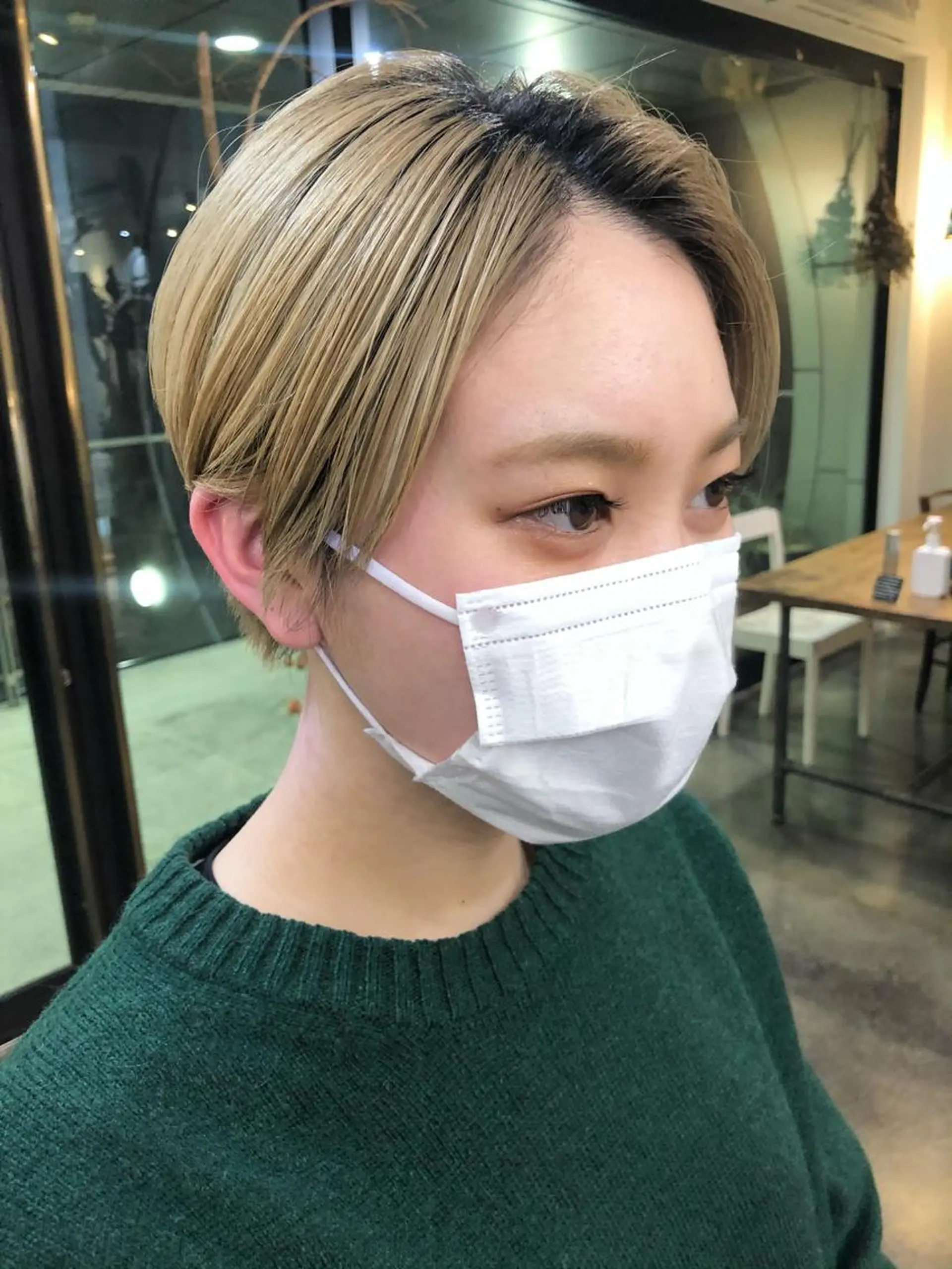 ショート カラー ハンサムショート ベージュカラー ブロンド ブロンドベージュ ショートヘア ヘアカラー 千葉 郁也のヘアスタイル