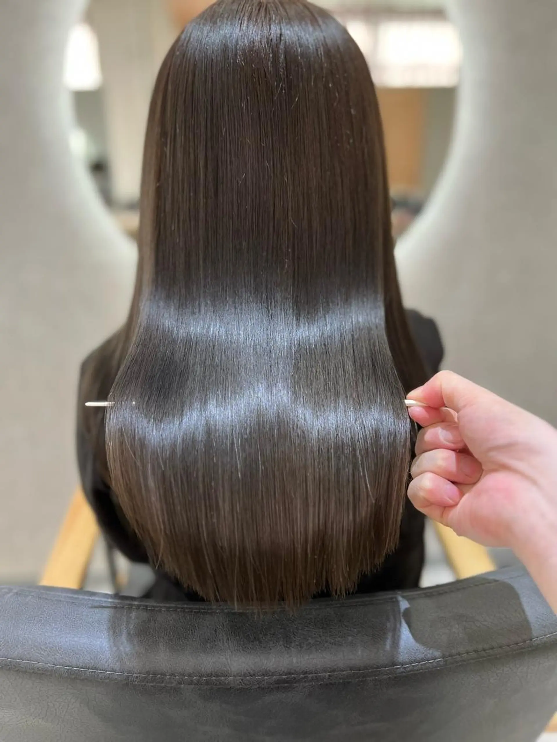 セミロング カラー カット 縮毛矯正 韓国🇰🇷レイヤー 映える顔周り🩷のヘアスタイル