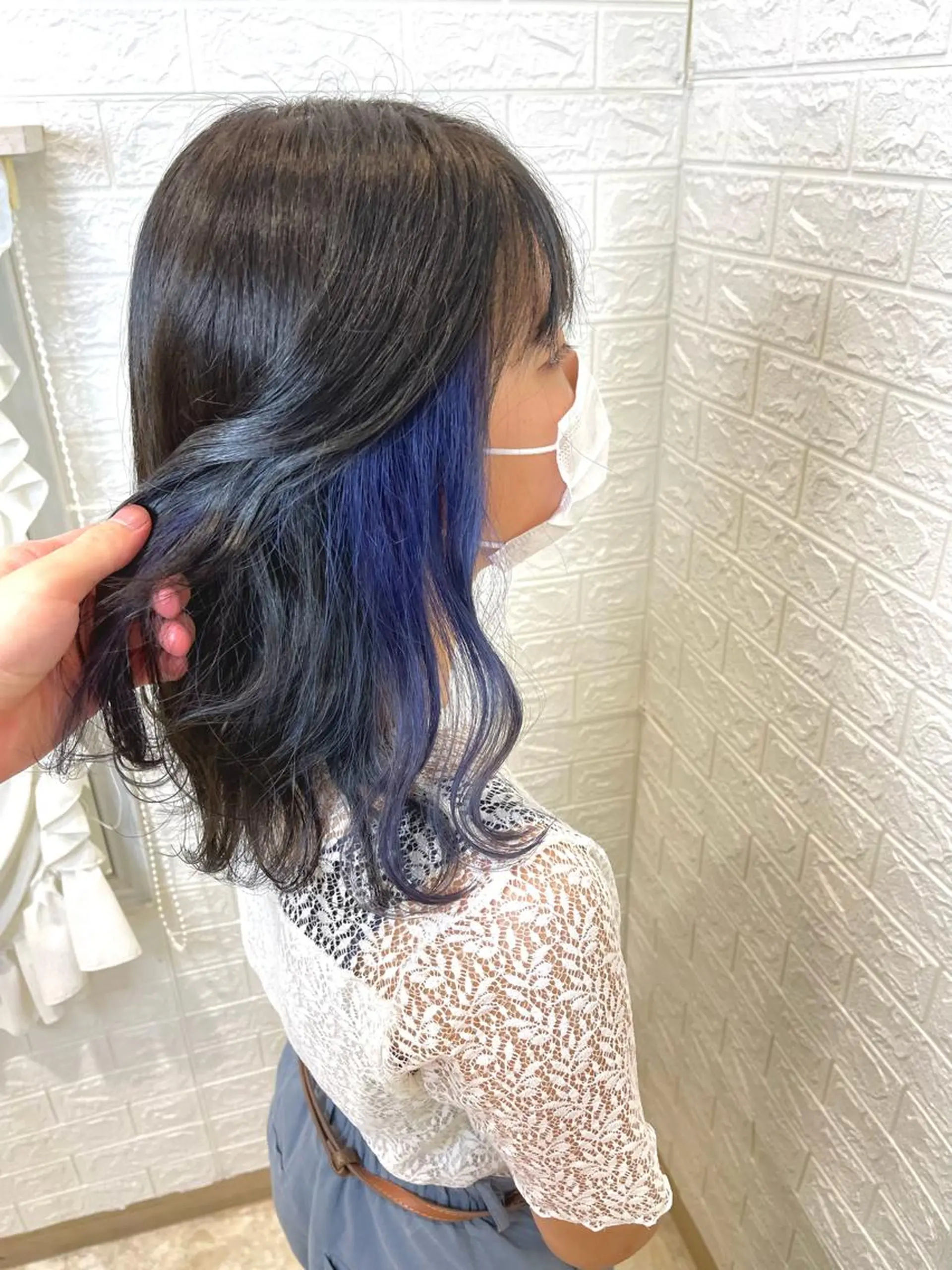 ミディアム カラー カット ヘアカラー トリートメント 六反 仁哉のヘアスタイル