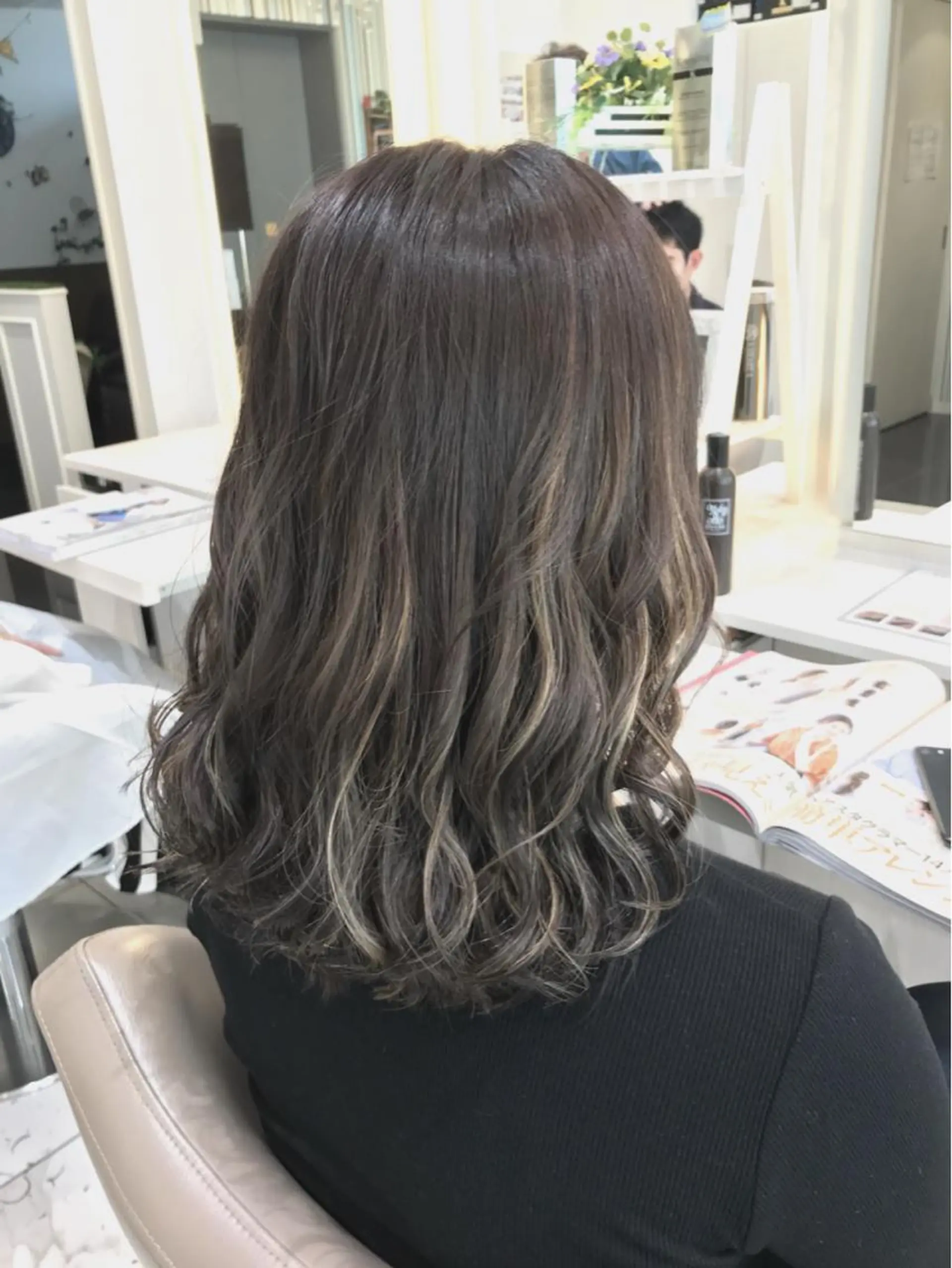 ミディアム カラー ブルーカラー ブルージュ ハイライトカラー ハイライト 山崎俊輔/髪質改善 /バレイヤージュのヘアスタイル