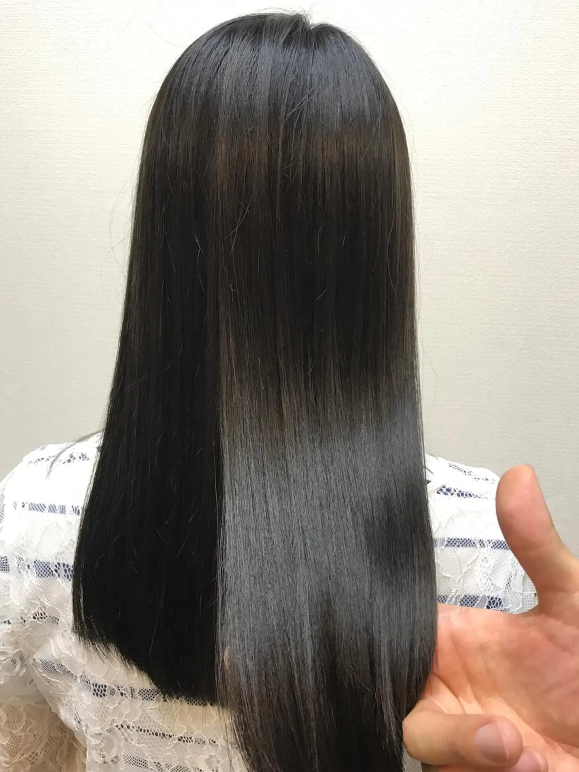 ロング カラー アッシュ 透明感カラー カット 縮毛矯正 トリートメント HAIR  SALON C.C所属・吉森 満俊のヘアスタイル