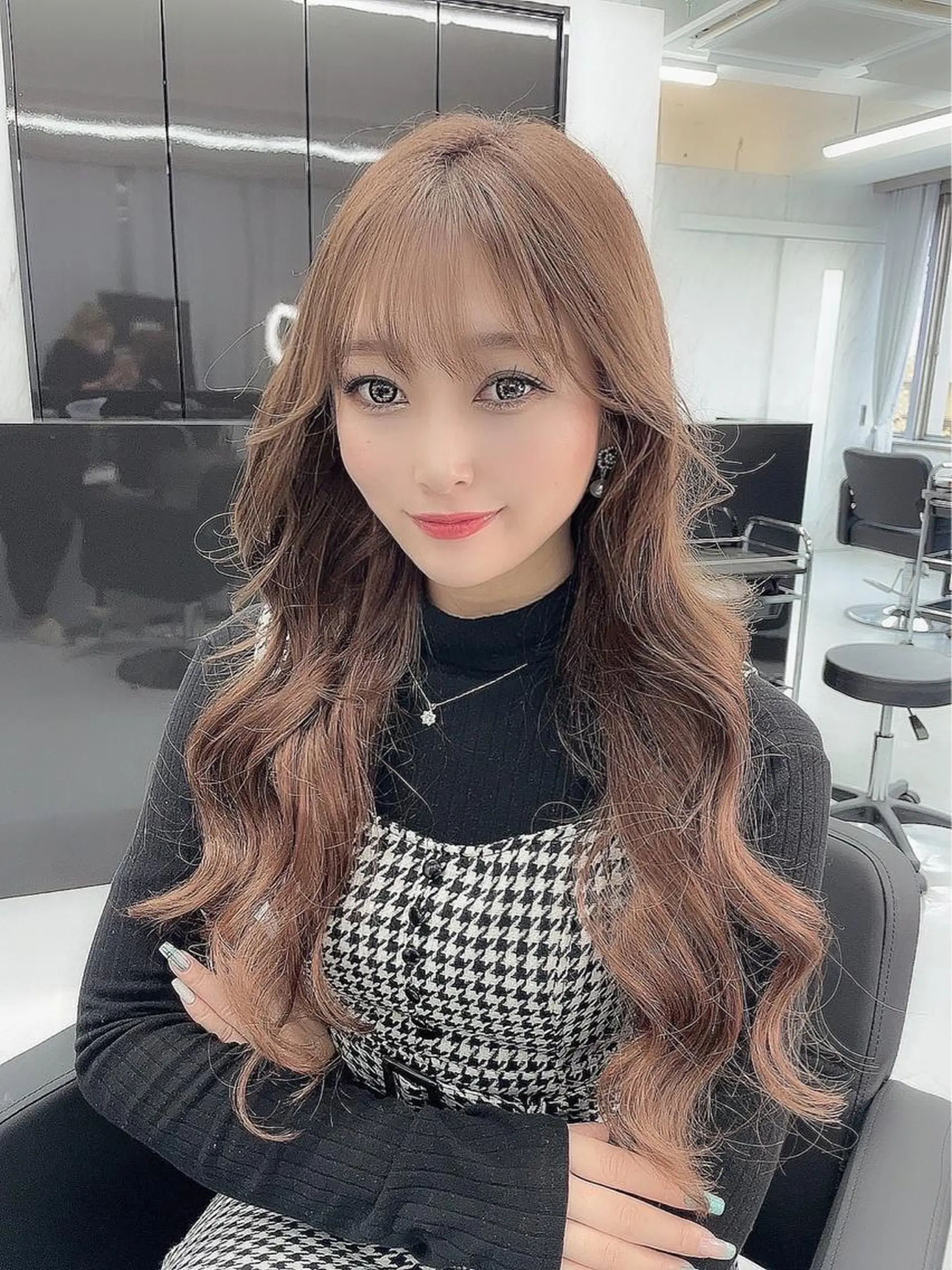 ロング カラー シールエクステ ハイトーンカラー エクステ シールエクステ特化 ハイトーン、NANAのヘアスタイル