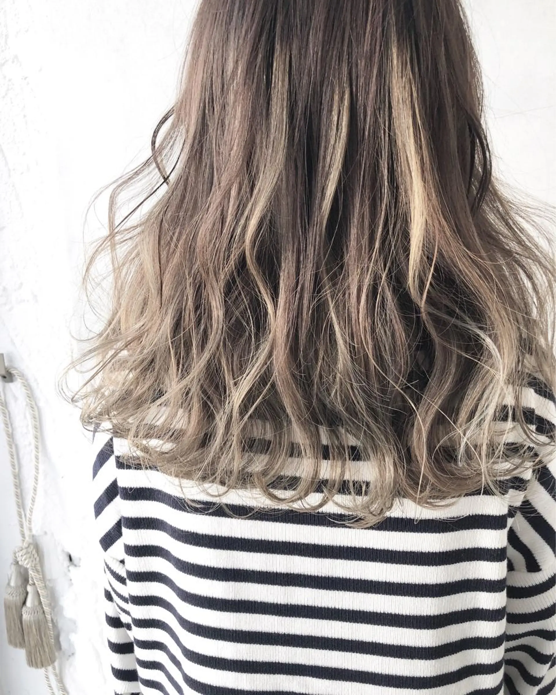 ロング ハイライト ヘアカラー トリートメント 小澤大輔 YOLO hairのヘアスタイル