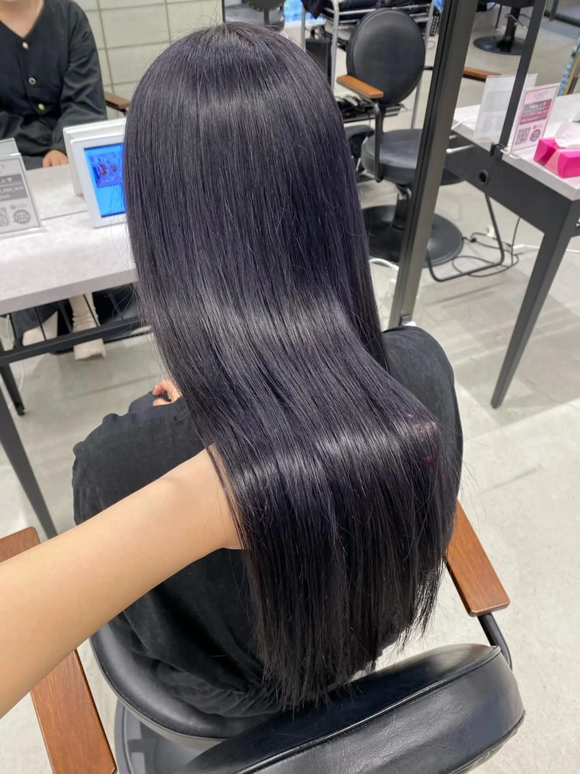 カラー ヘアアレンジ ヘアカラー トリートメント 神戸三宮ダメージレス ブリーチ特化 麟太郎のヘアスタイル