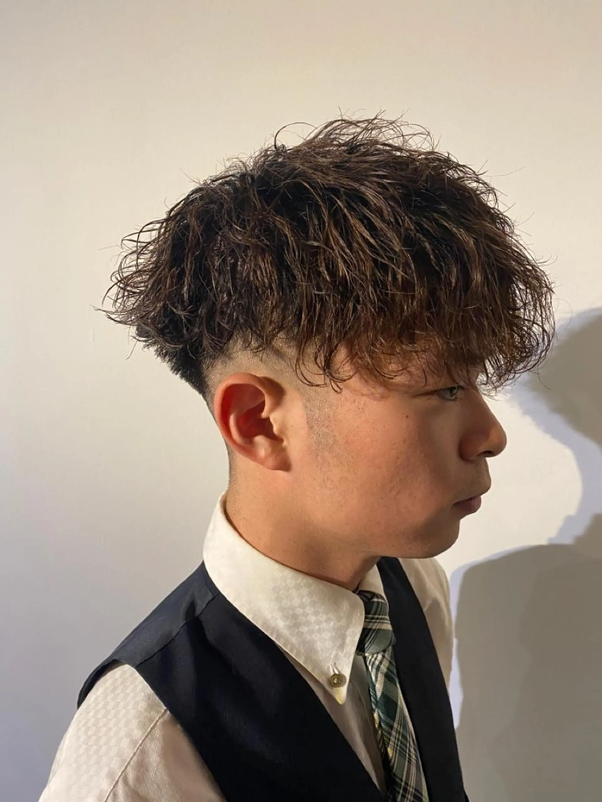 ショート カラー パーマ メンズ メンズハイライト メンズインナーカラー メンズパーマ アクアカラー ダブルカラー ☀️Luana☀️ 公式/大通のヘアスタイル