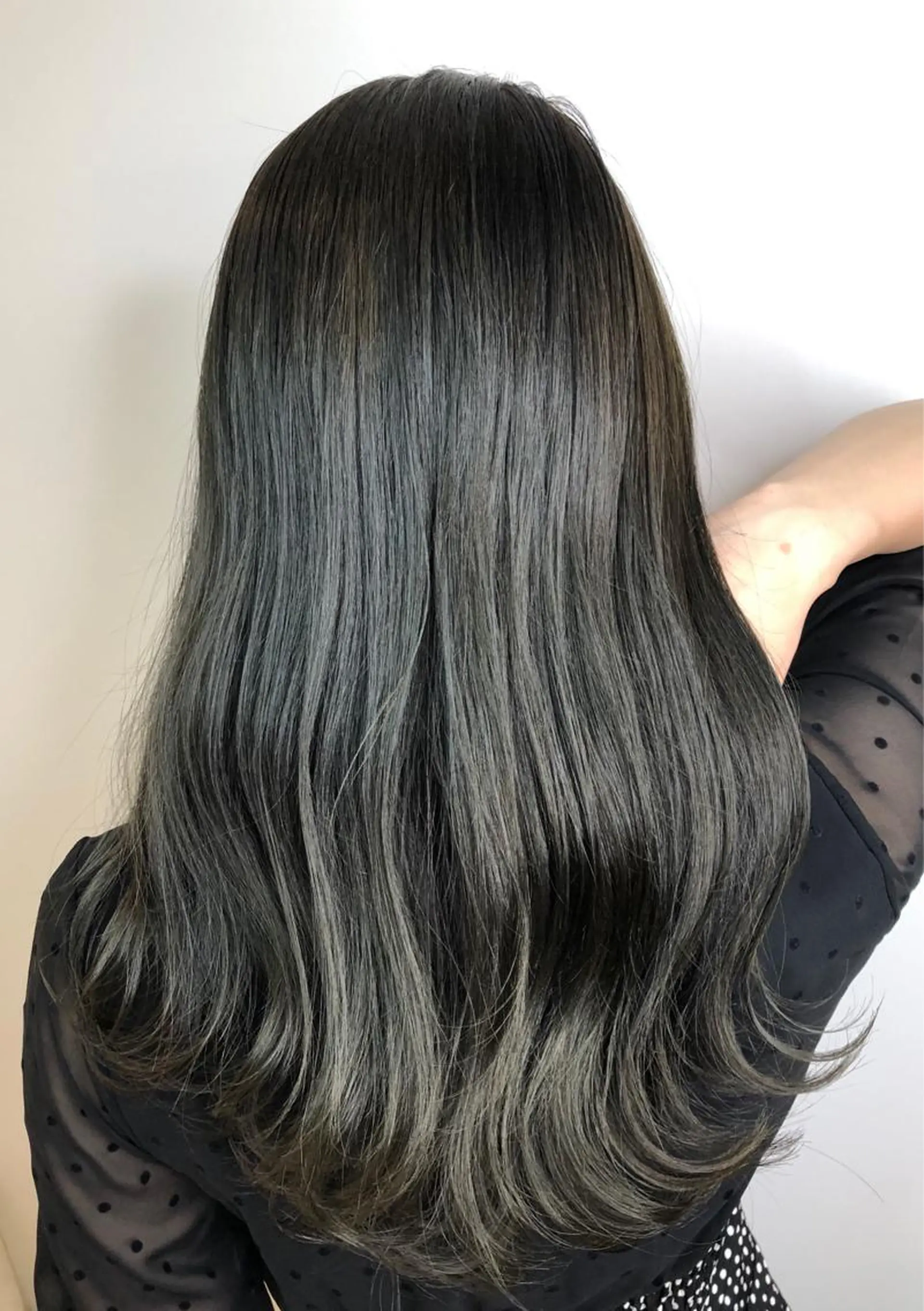 セミロング カラー 透明感カラー グレージュ イルミナカラー ミント 髪質改善 カット ヘアカラー トリートメント ✨似合うのその先へ✨ 田中延和のヘアスタイル