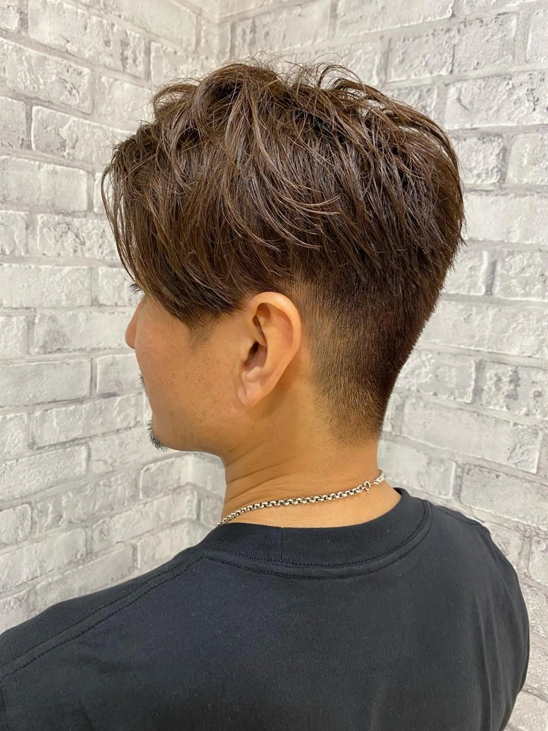 ショート カラー パーマ ヘアアレンジ メンズ アイブロウ フェードカット メンズハイライト メンズパーマ ハイライトカラー 眉カラー カット ヘアカラー トリートメント ヘッドスパ ヘアセット 💈メンズ特化 美容師サキ💈のヘアスタイル