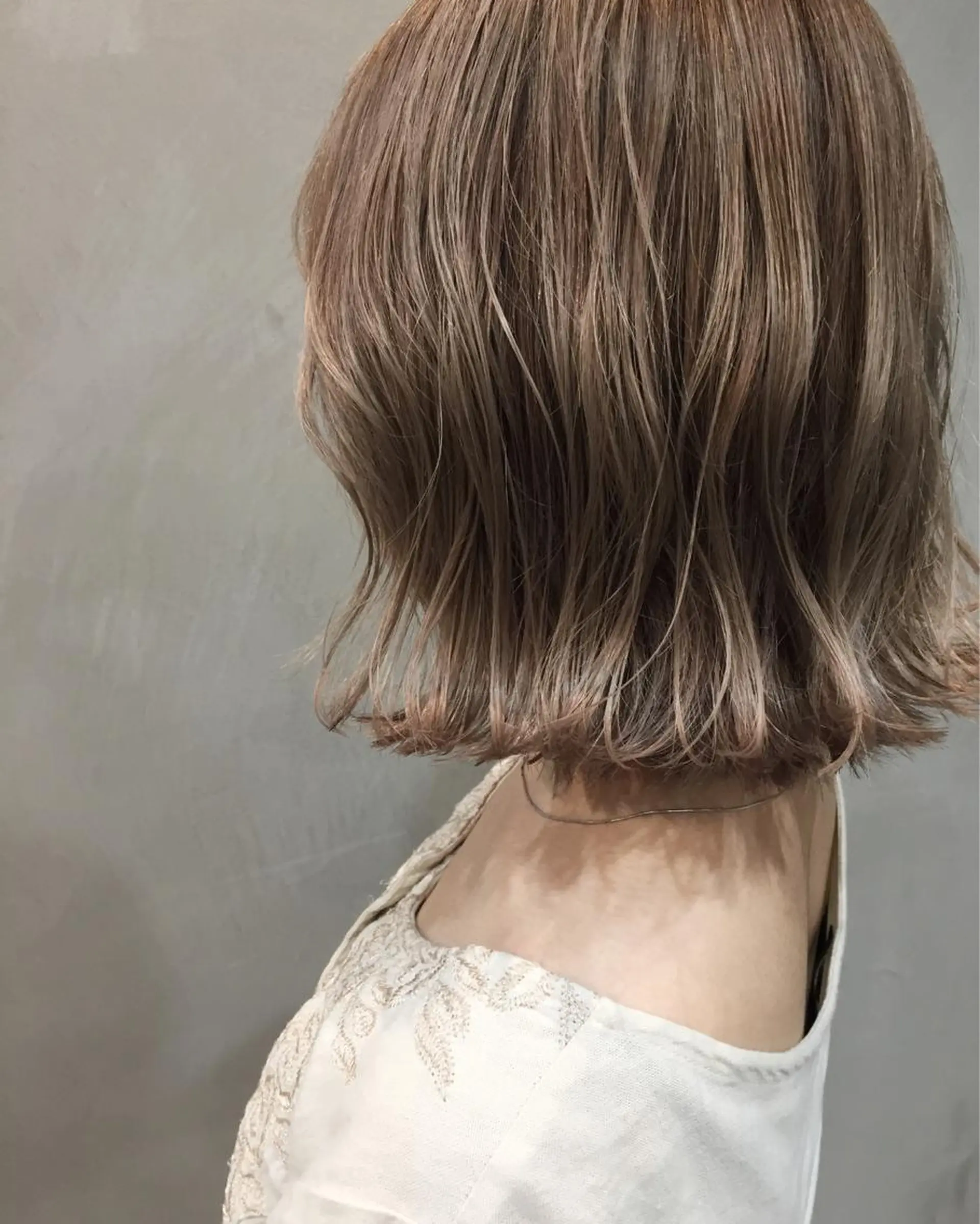 ミディアム ハイライト 髪質改善 縮毛矯正 トリートメント 酸熱トリートメント カット ヘアカラー トリートメント 中川 勝友のヘアスタイル