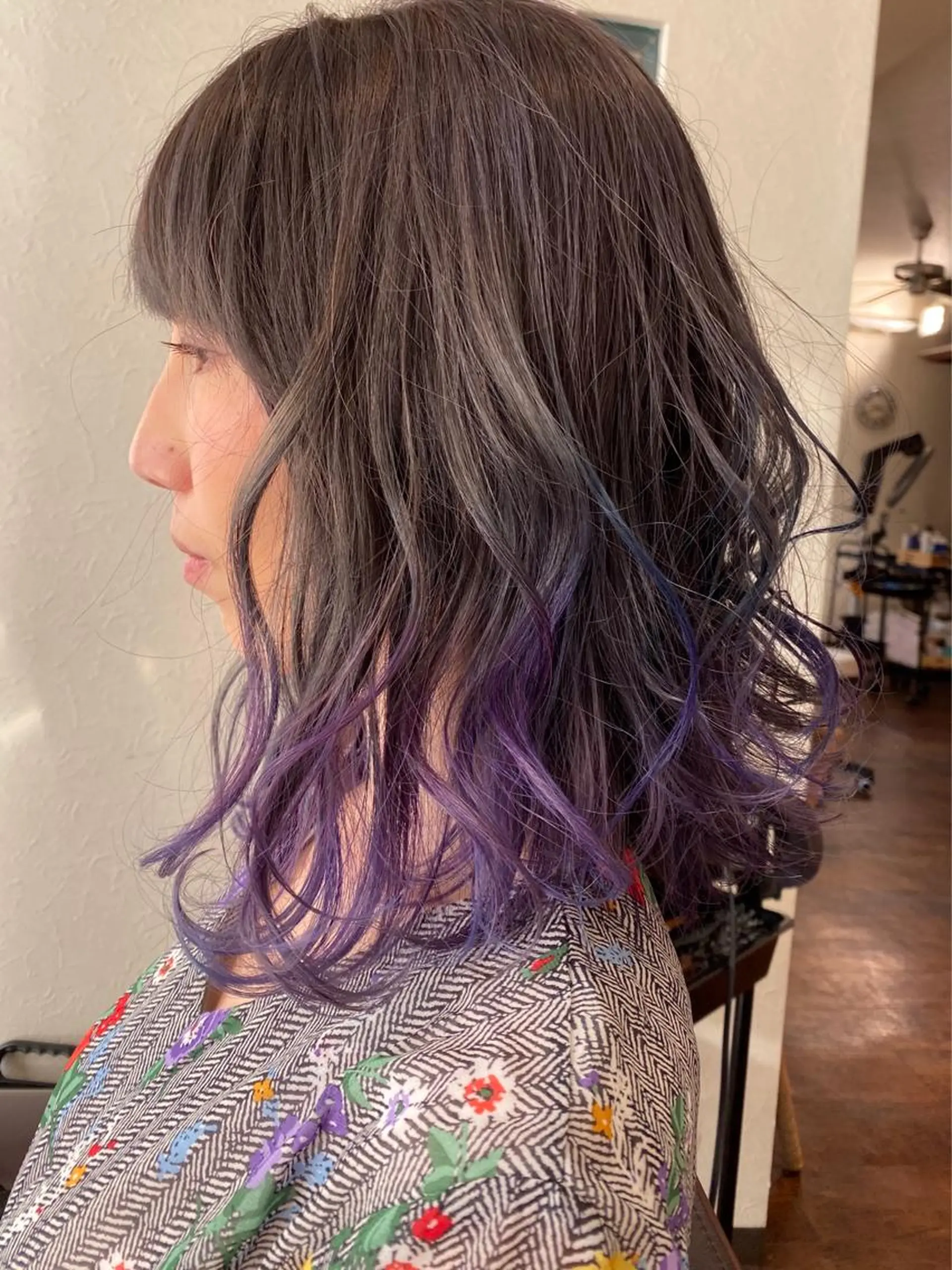 ミディアム カラー グラデーションカラー バイオレットカラー 三浦 健太郎のヘアスタイル