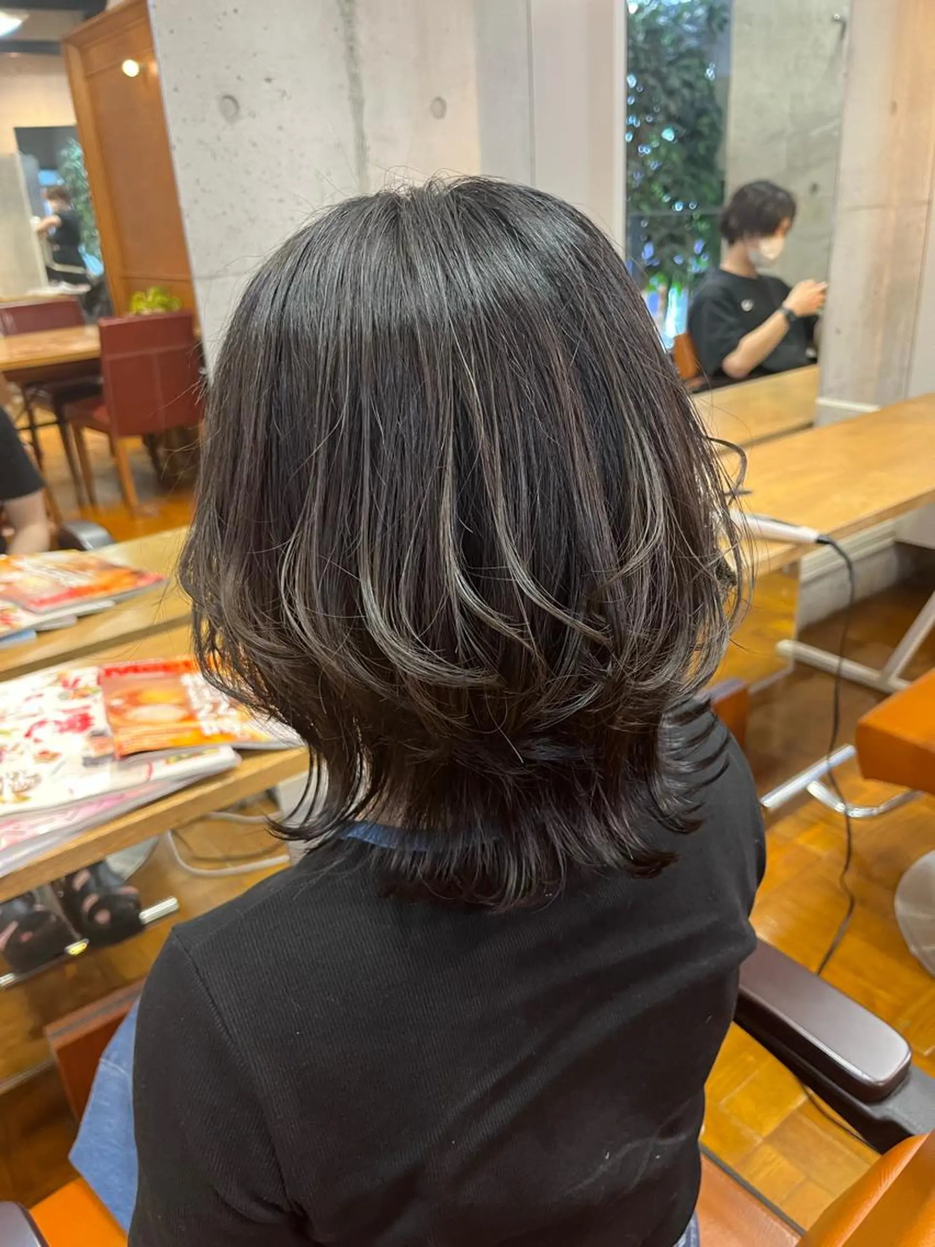 ミディアム レイヤーカット カット ヘアカラー トリートメント 髪質改善 🐶とっくんのヘアスタイル