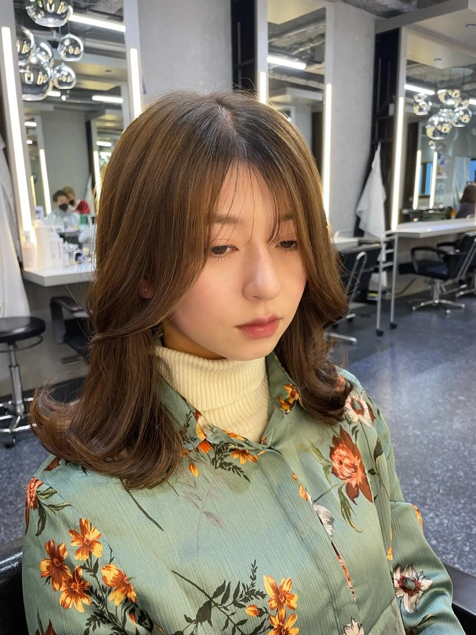 ミディアム カラー かきあげバング シースルーバング 韓国ヘア🇰🇷 FUMINAのヘアスタイル