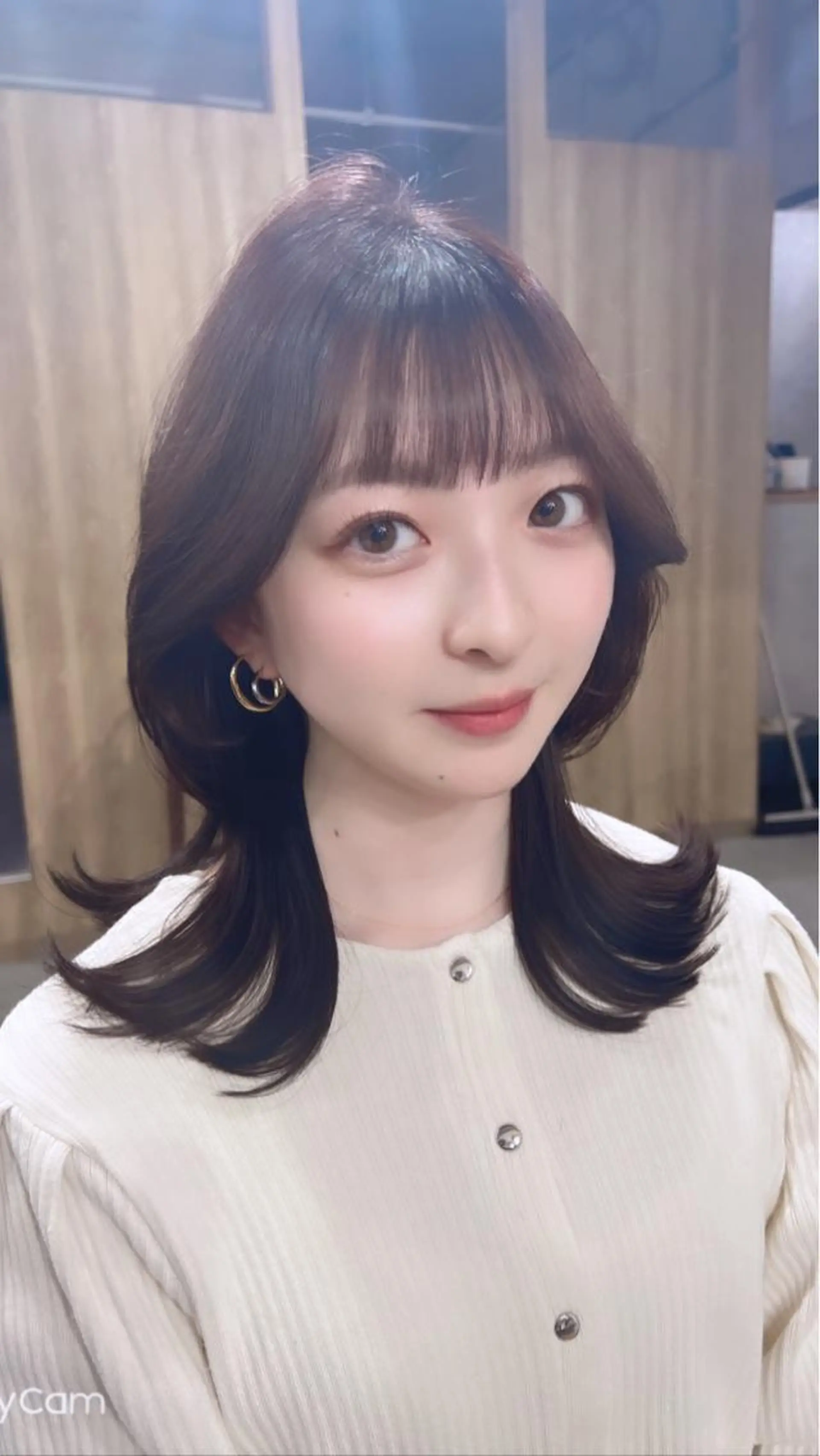 ミディアム アッシュ ボブ くびれヘア 顔まわりレイヤー 髪質改善 レイヤー／顔周り 韓国ヘア森田和貴のヘアスタイル