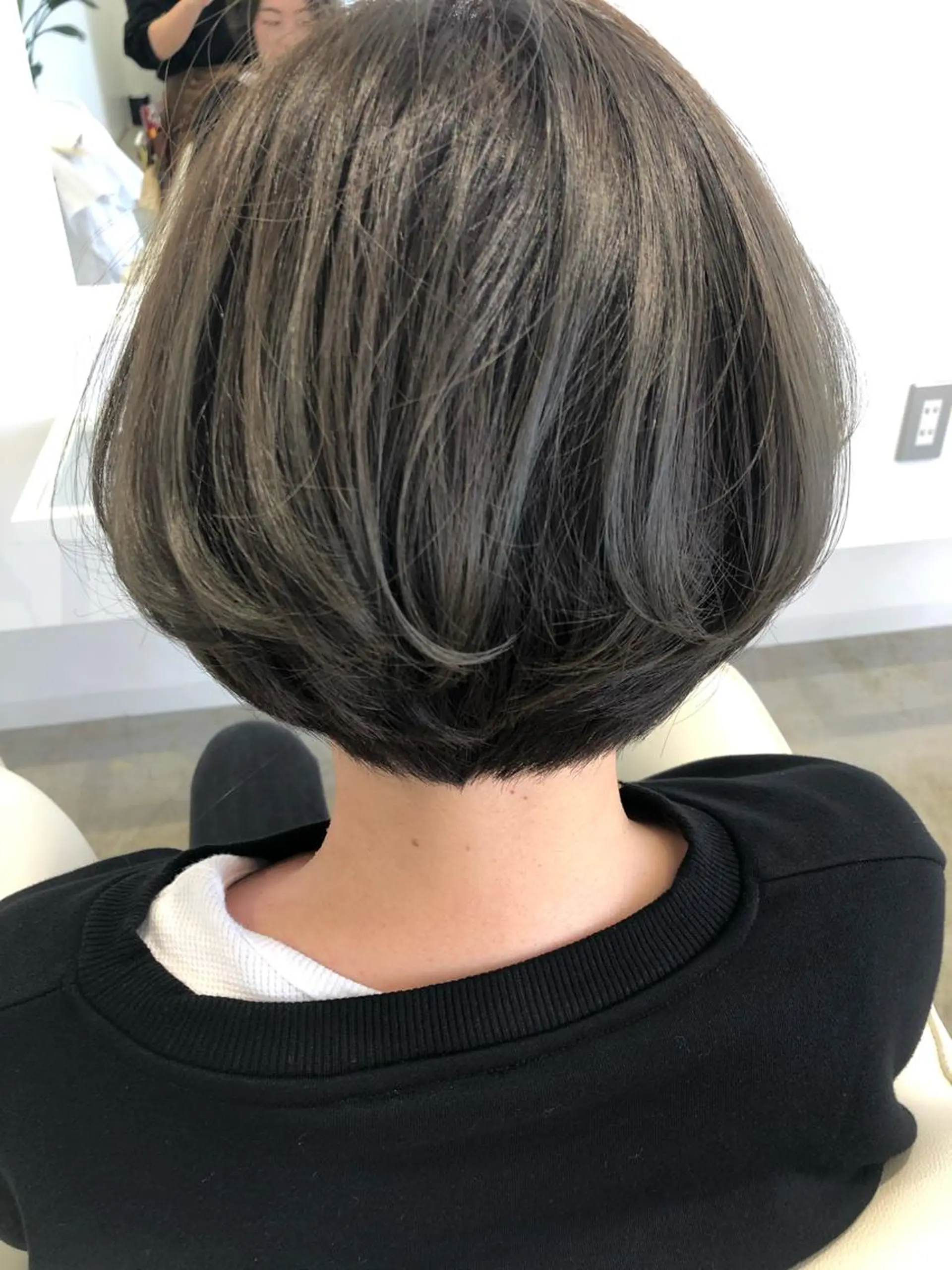 ショート カラー 宮崎 睦のヘアスタイル