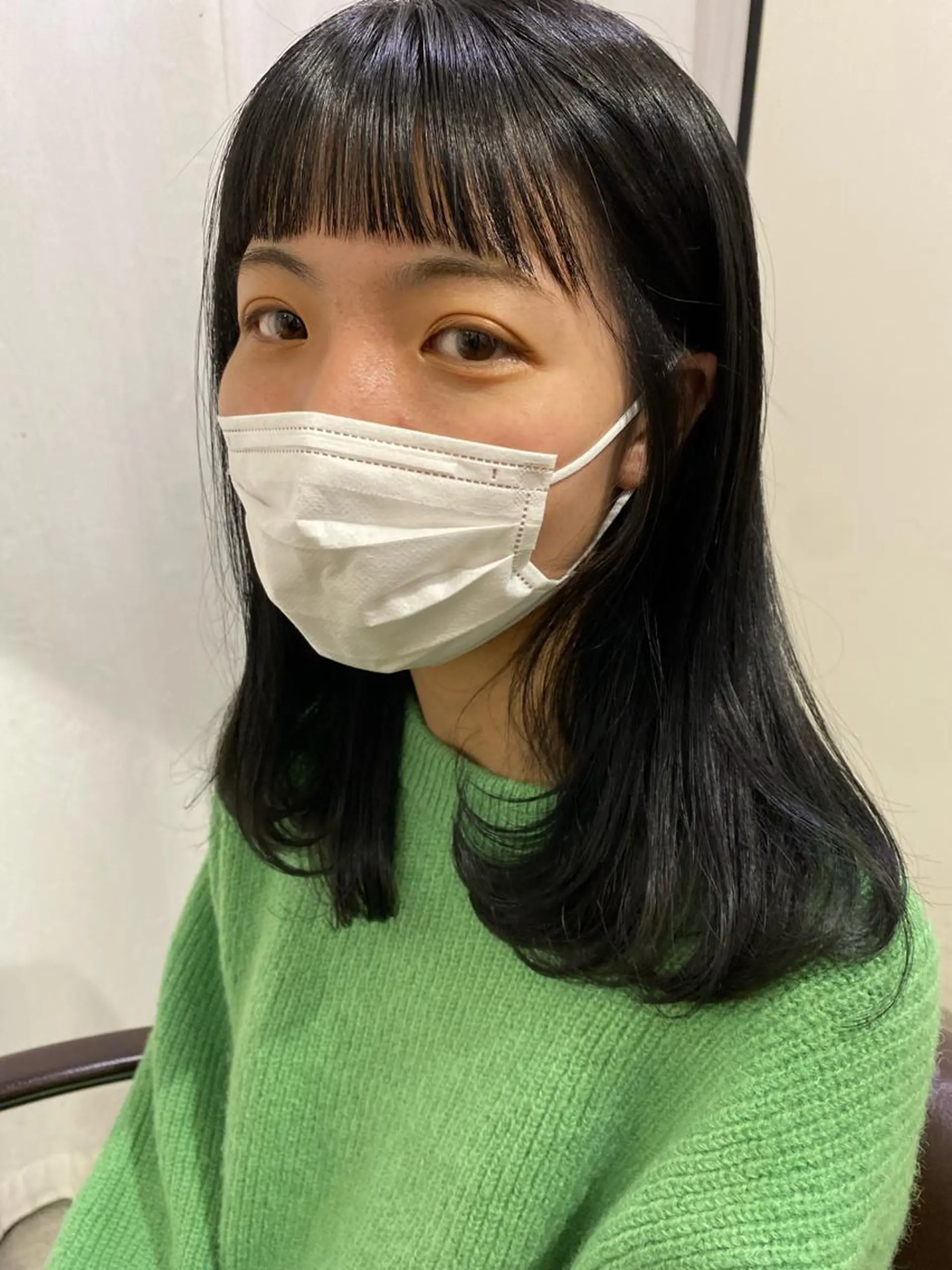 ミディアム カラー 黒髪 ブルーカラー ブルーブラック オン眉 レイヤー🌟艶カラー 🕊まやのヘアスタイル