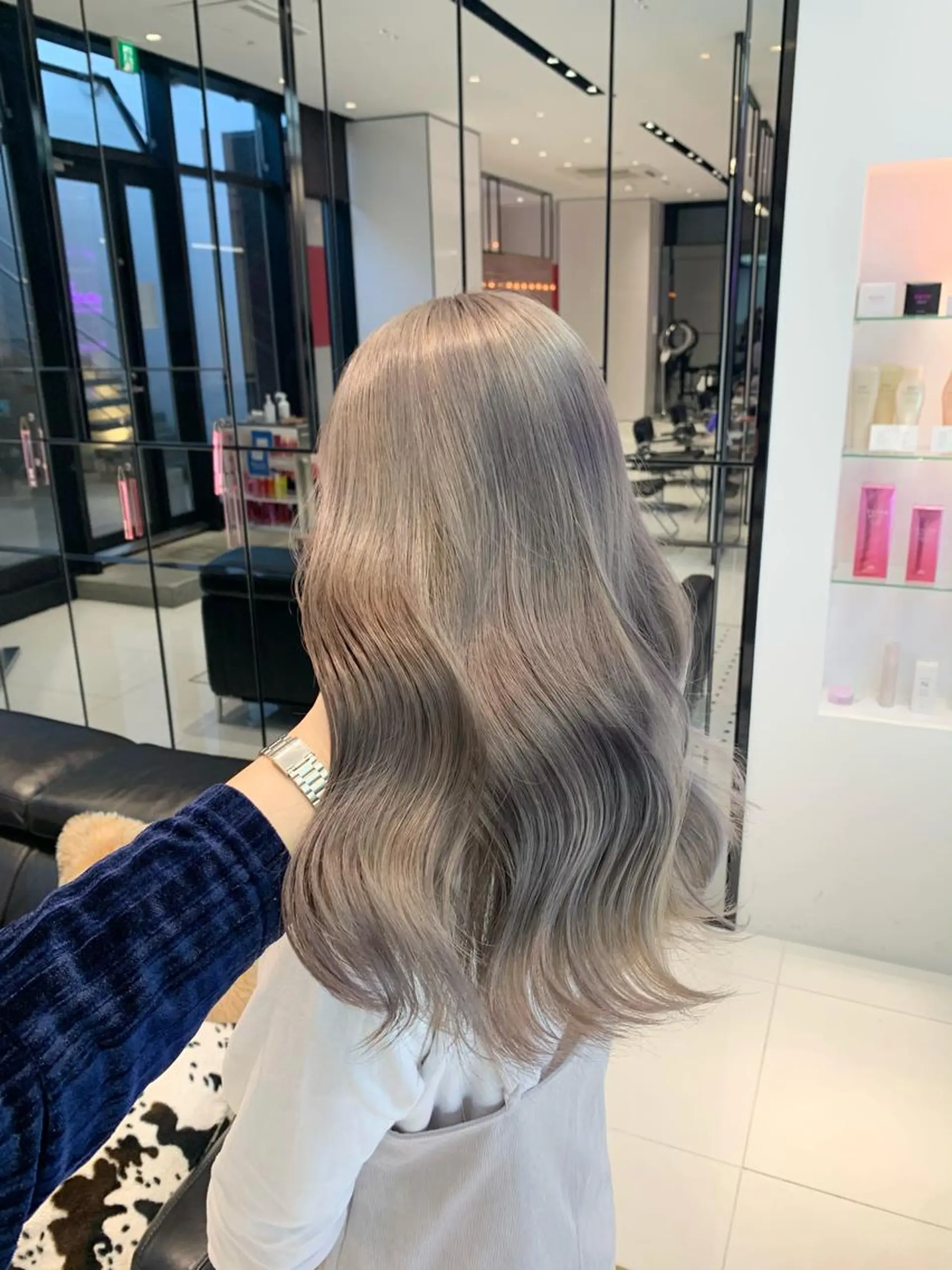 セミロング カラー グレージュ ミルクティーグレージュ ハッシュカット/ハイ トーン/MANAMIのヘアスタイル