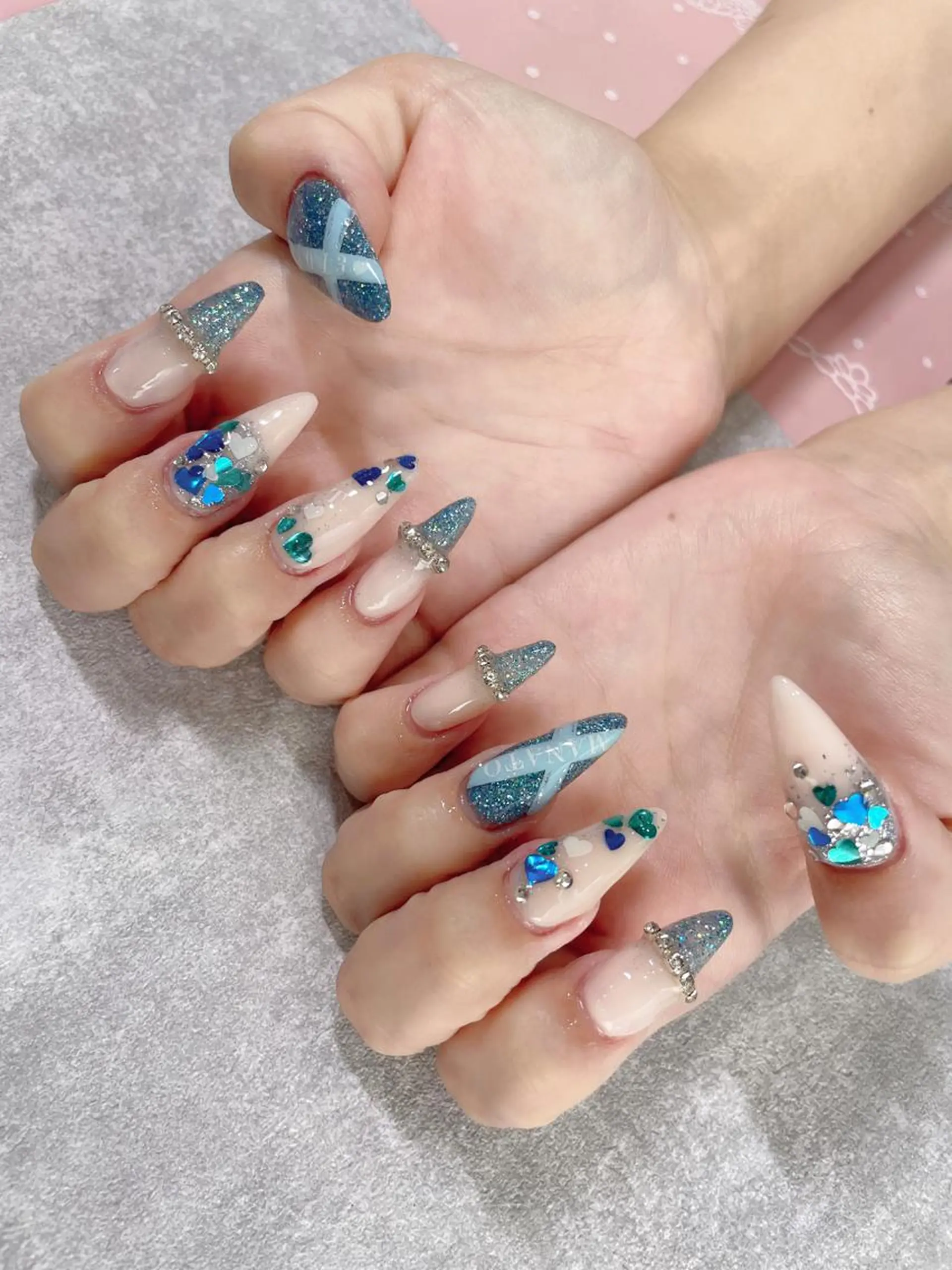 ミディアム ネイル ハンドネイル 《LB》ラブリエ Nail&eyeのマツエク・マツパデザイン