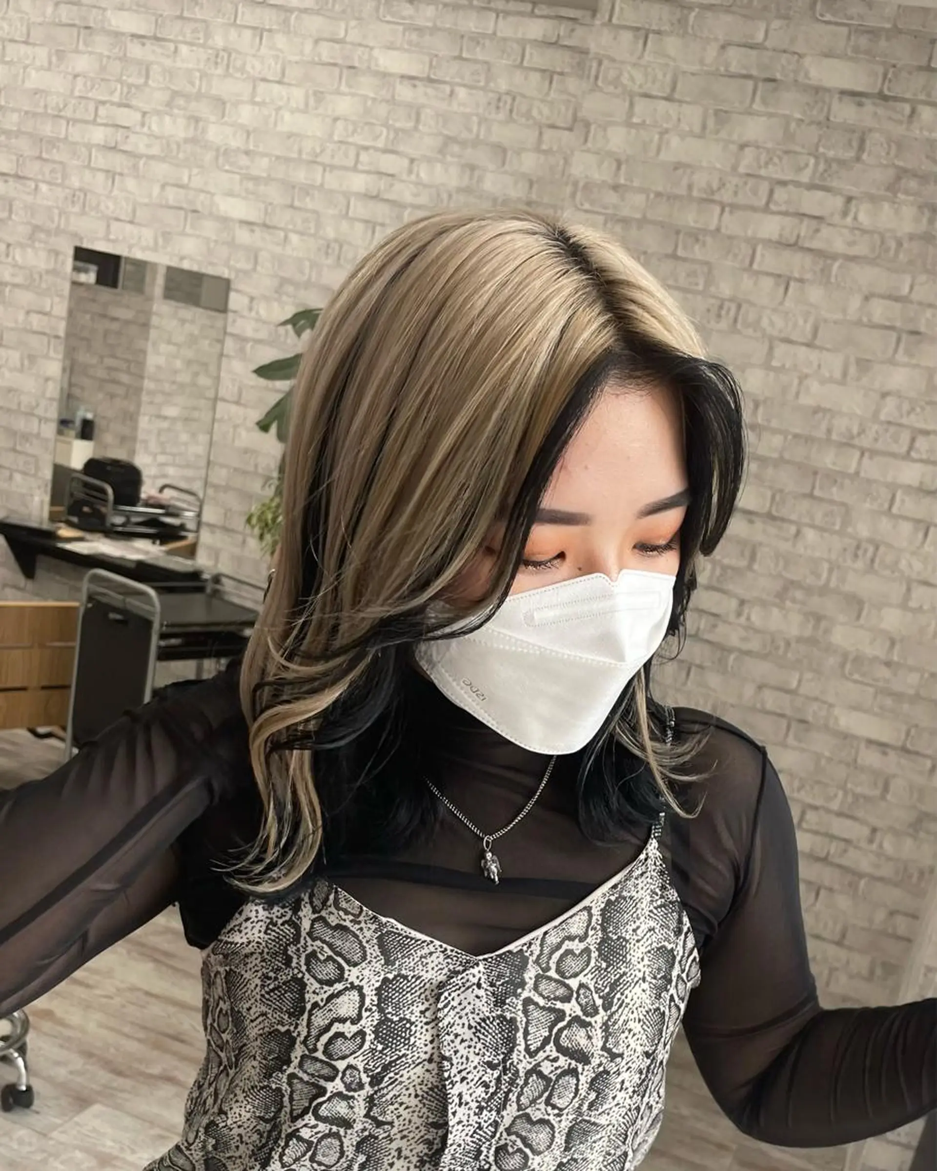 ロング カラー パーマ ヘアアレンジ メンズ キッズ ネイル マツエク・マツパ アイブロウ メンズバレイヤージュ メンズブリーチ メンズハイライト メンズハイトーン メンズインナーカラー 🐺ウルフ×ハイトー ン🖤Yukinoのヘアスタイル