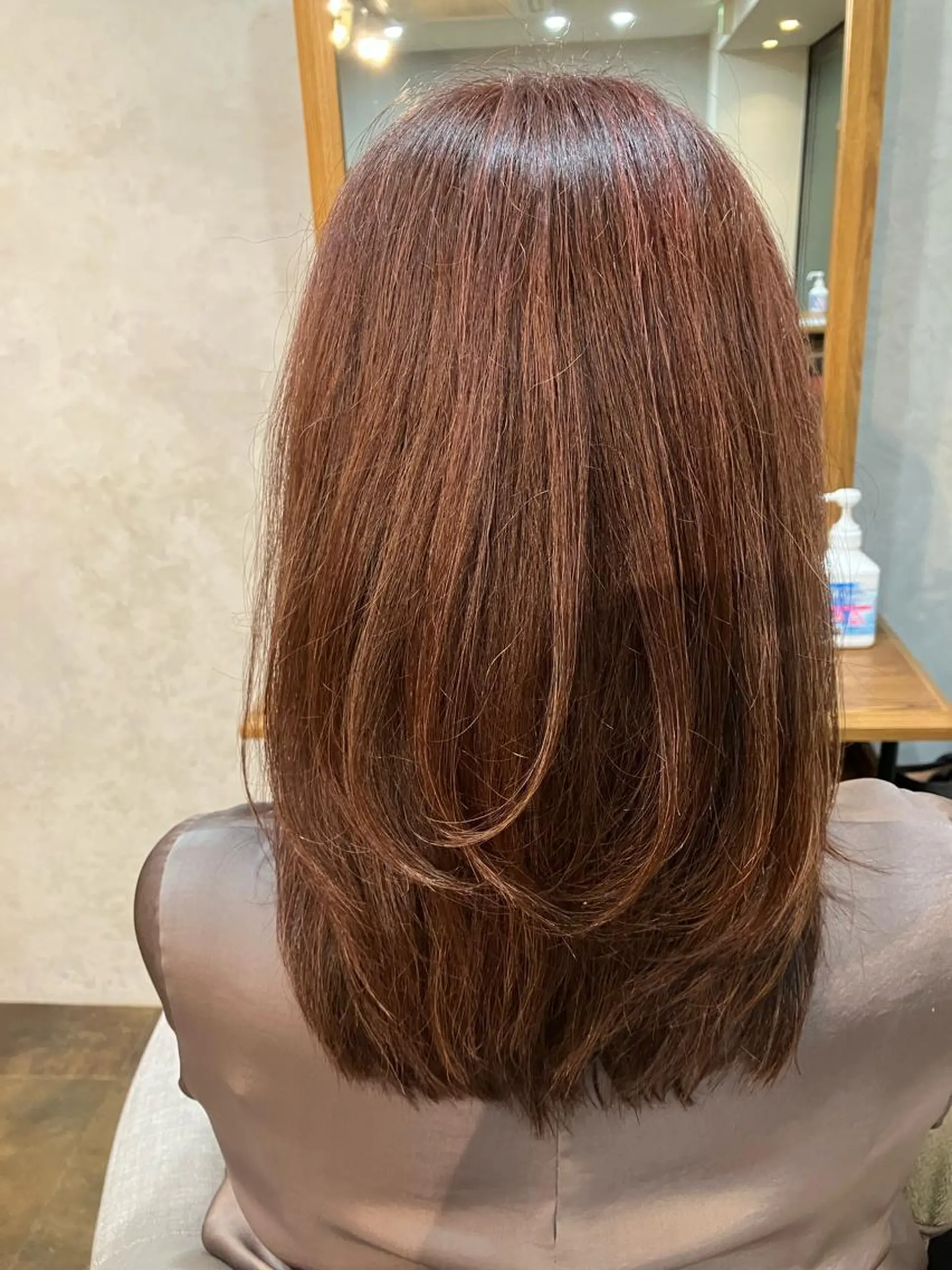 セミロング カラー ブリーチ ハイライトカラー ピンクカラー ハイライト レイヤーカット Hair&Make Nahoのマツエク・マツパデザイン