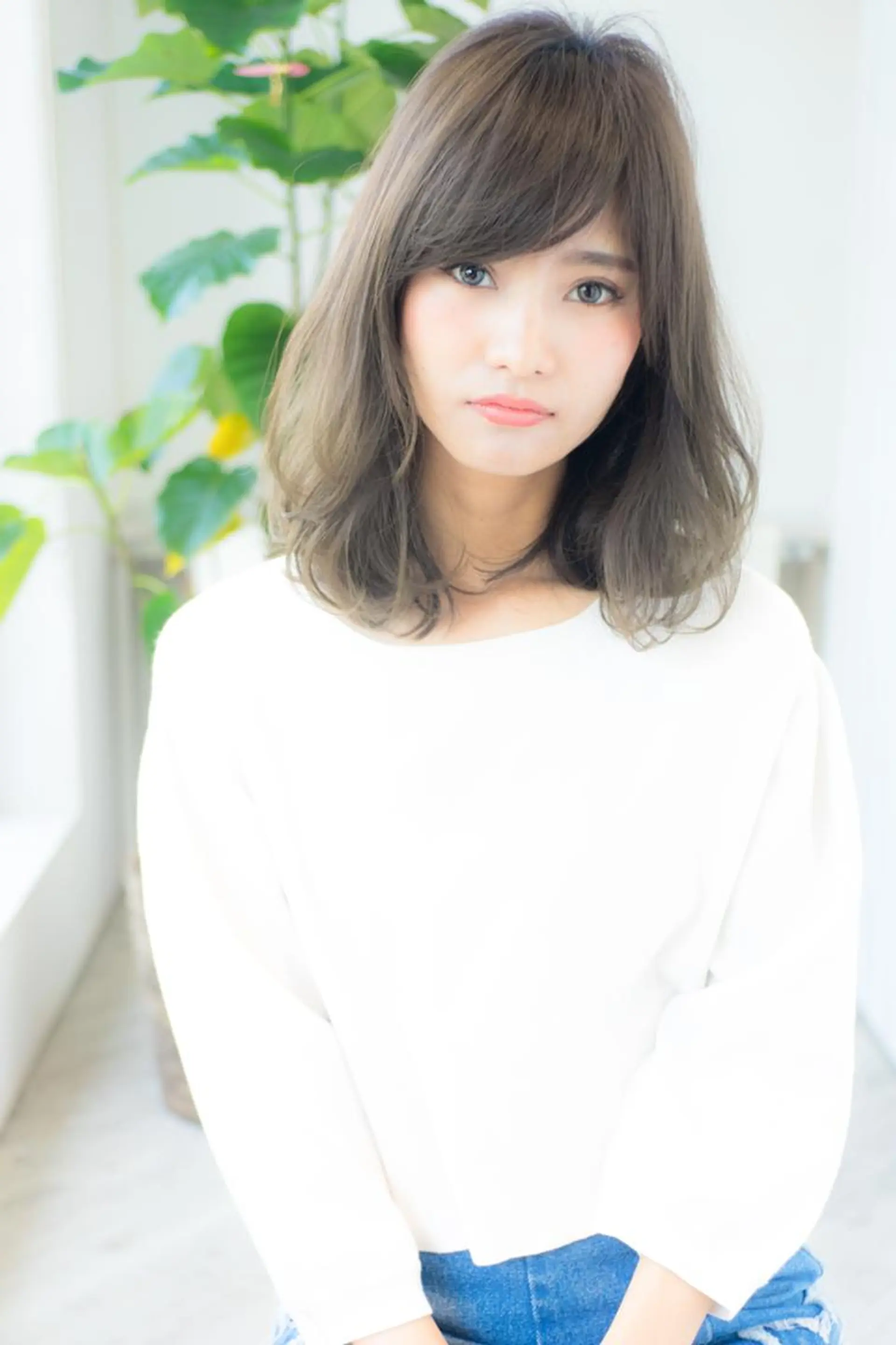 ミディアム おしゃれ染めで白髪を 染める/山口玲緒奈のヘアスタイル