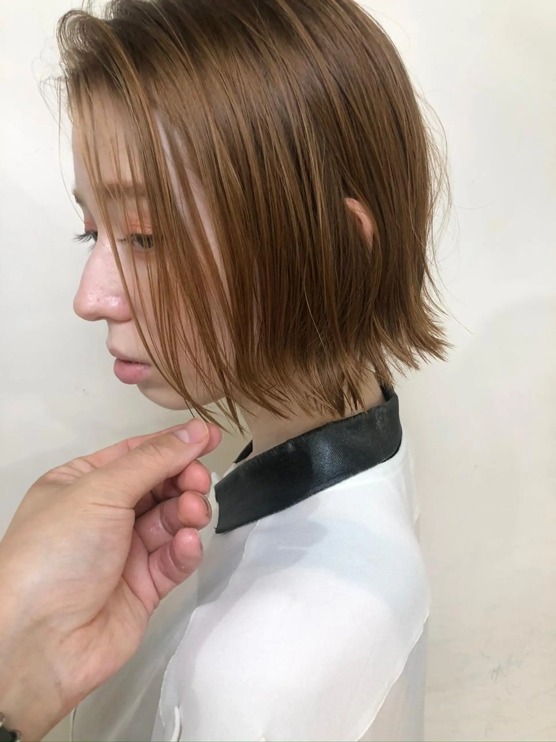 ショート カラー ブリーチ 透明感カラー ブリーチなしカラー 似合わせカット 小顔カット カット 縮毛矯正 結べるレイヤーボブ くびれLady表参道のヘアスタイル