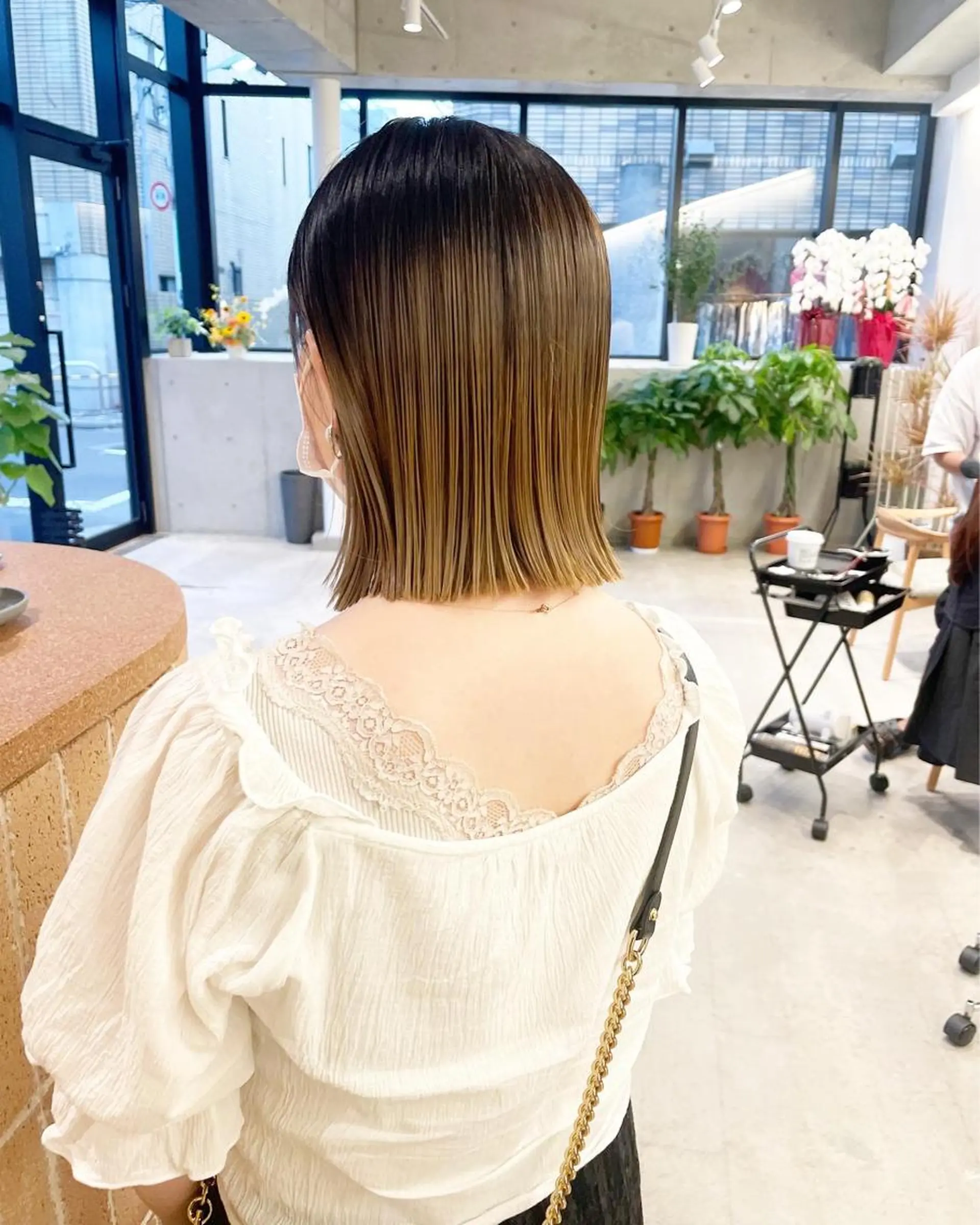 ショート カラー ヘアアレンジ アイブロウ ミニボブ/ブリーチ 🌈MISATOのヘアスタイル