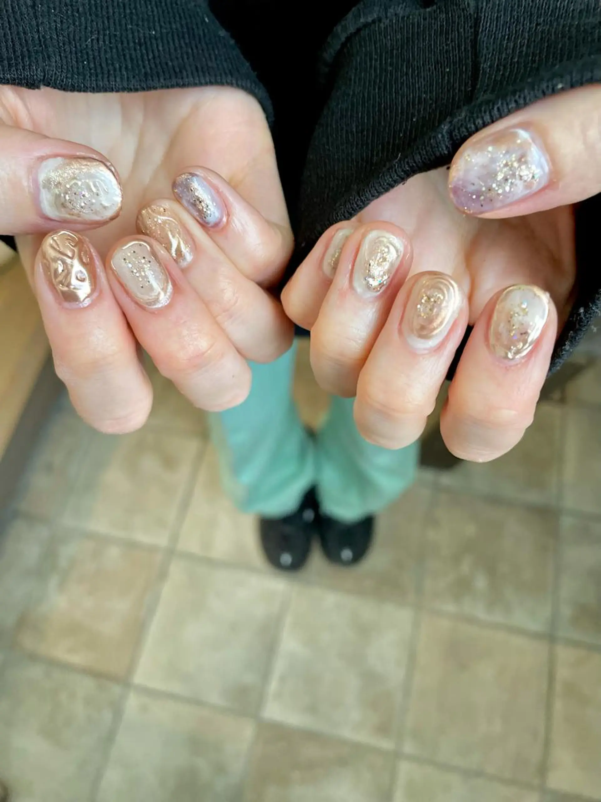 ネイル ジェルネイル ゴールド 韓国ネイル ラメ(グリッター) ミラーネイル 甲府市徳行 🧸prunelleのネイルデザイン