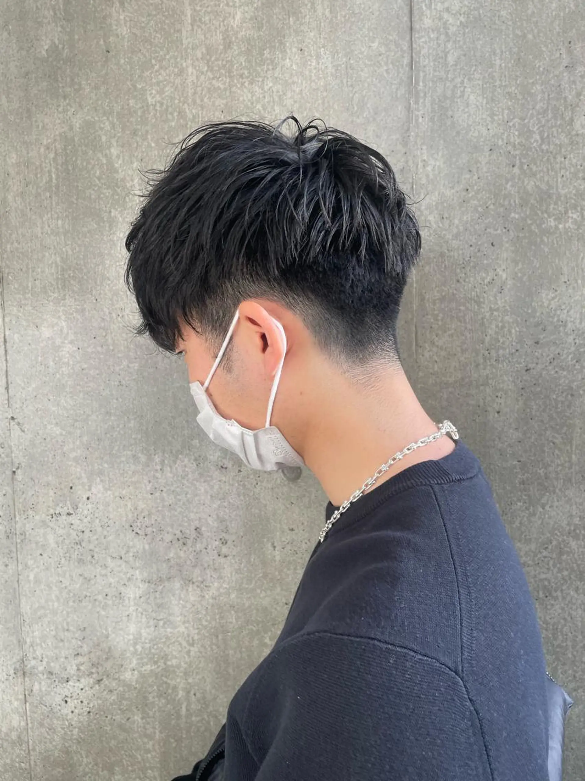 ショート メンズ センターパート カルマパーマ メンズ韓国風 メンズパーマ メンズショート もりたみかこ 美容師お休み中のヘアスタイル