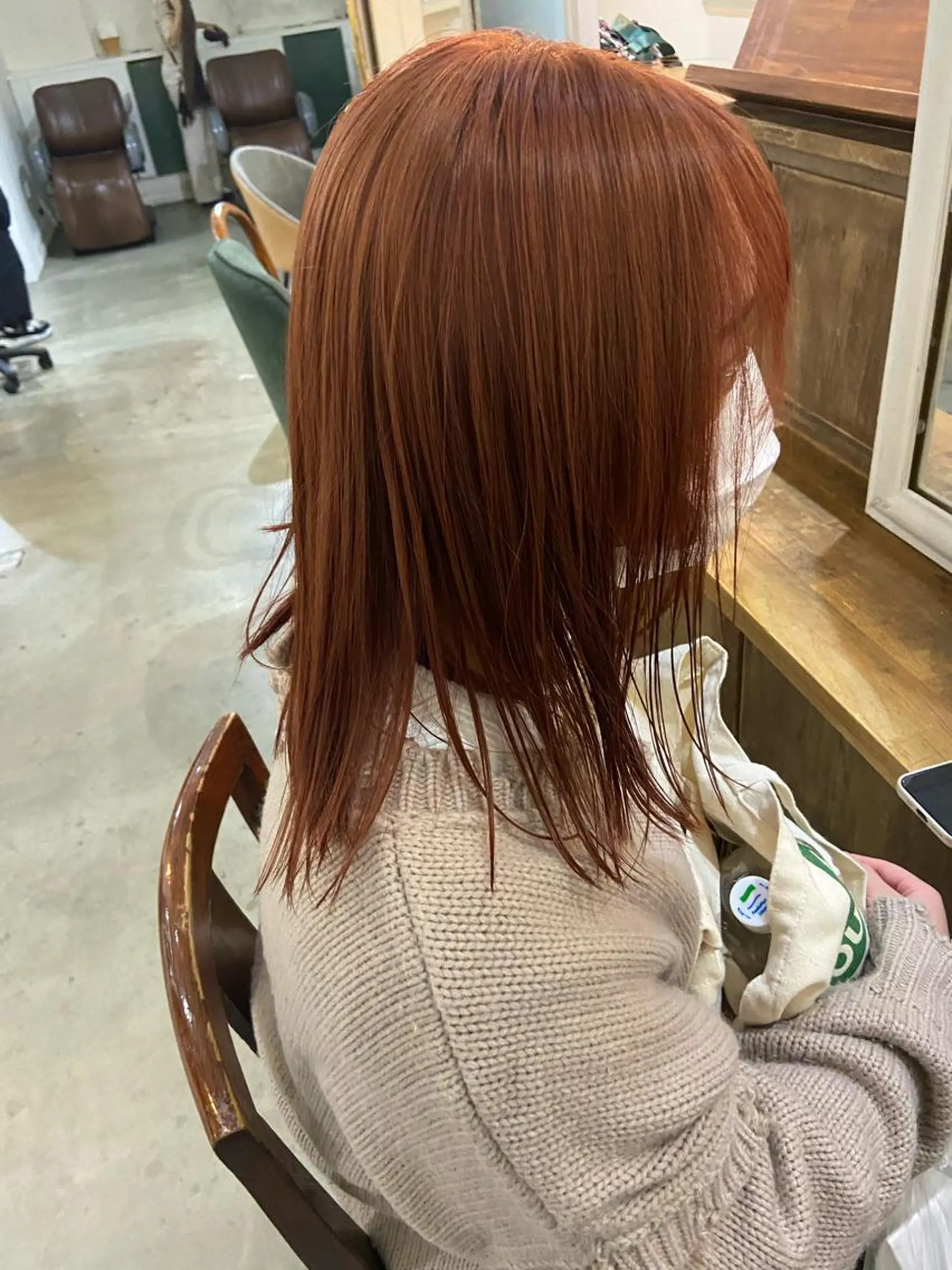 ミディアム なつめ🐶ショート ベージュカラーのヘアスタイル
