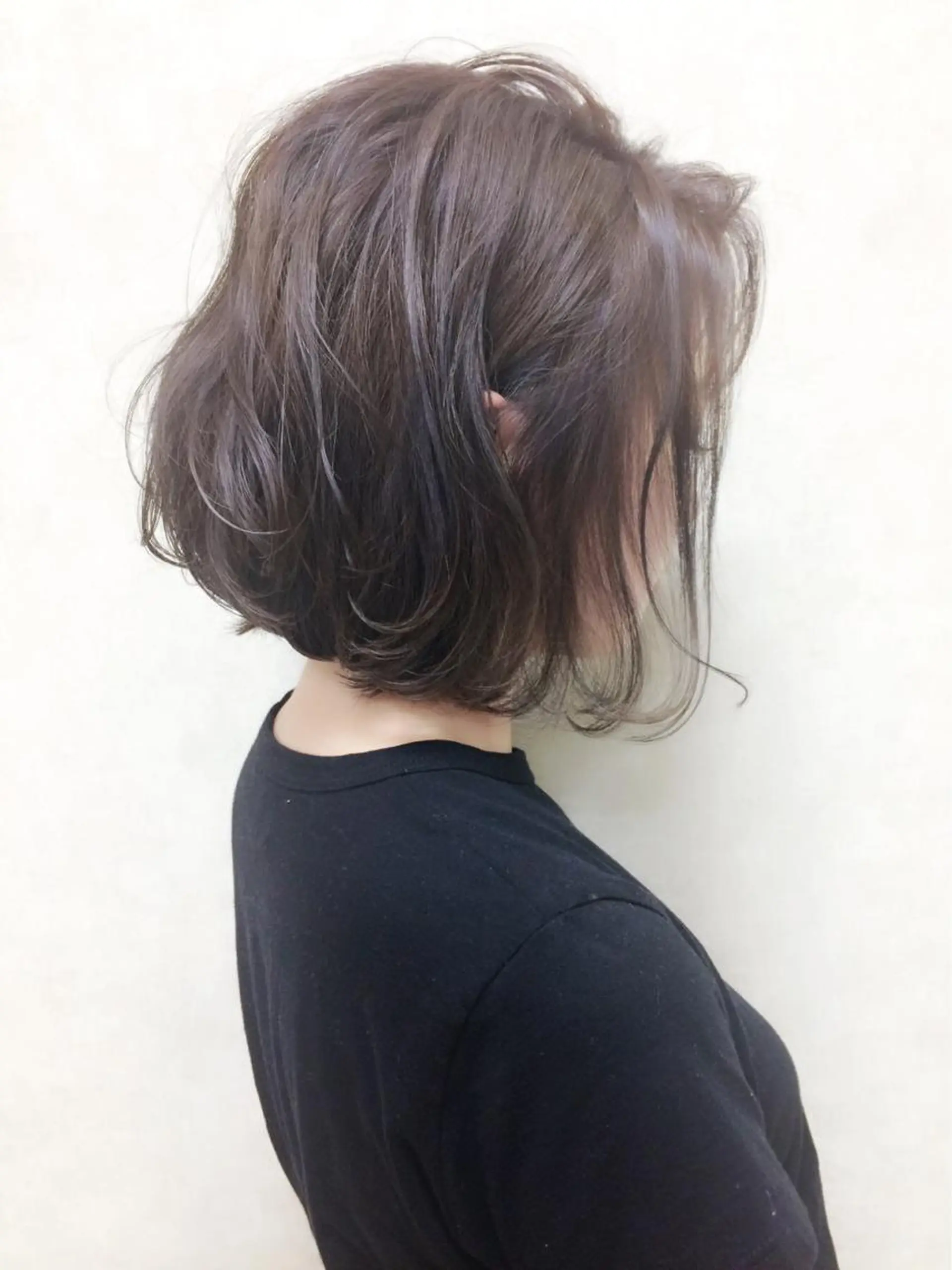 ミディアム カラー ブラウンカラー バイオレットカラー バイオレットブラウン 渡邊 唯のヘアスタイル