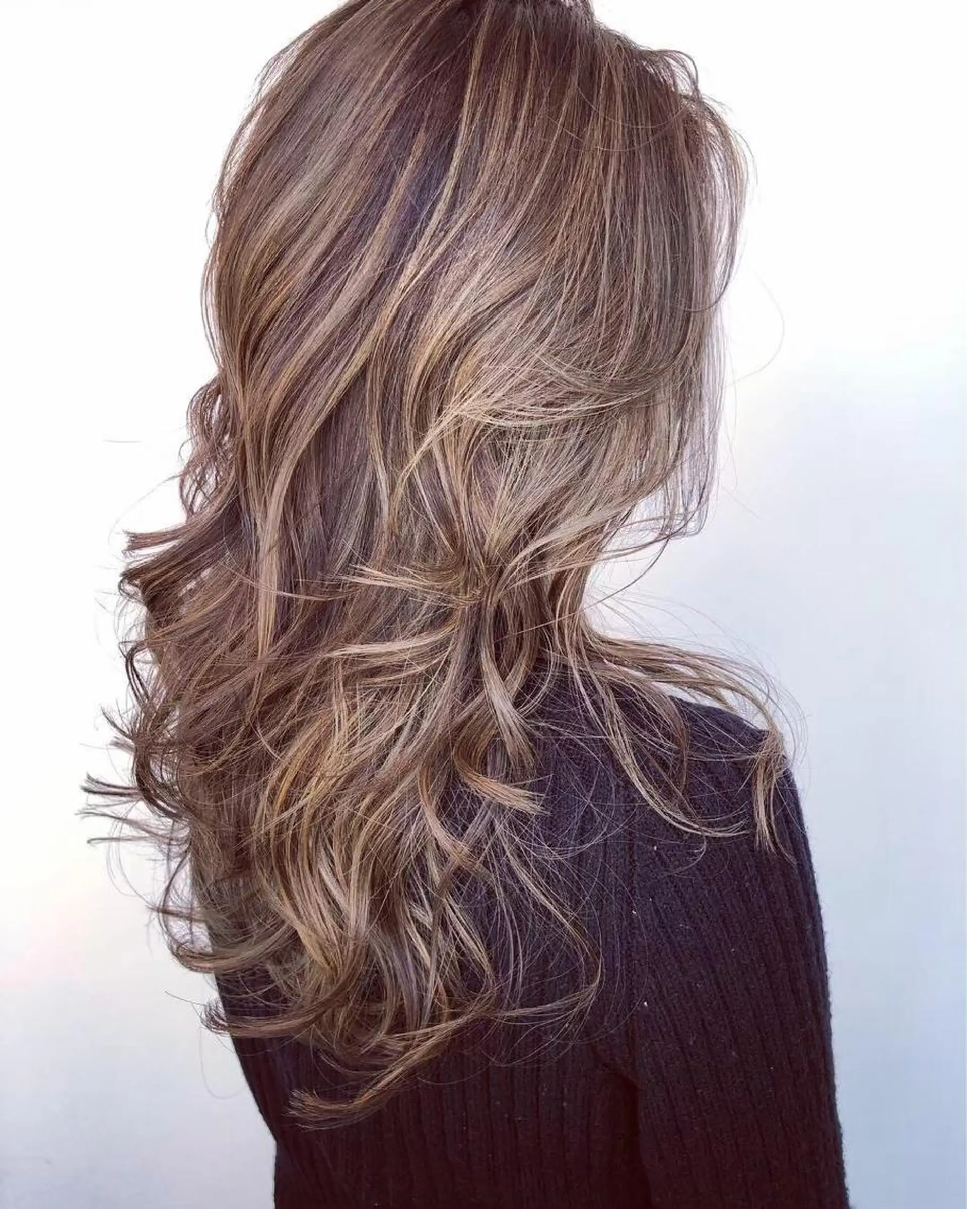 セミロング デザインカラーウルフ 宙也のヘアスタイル