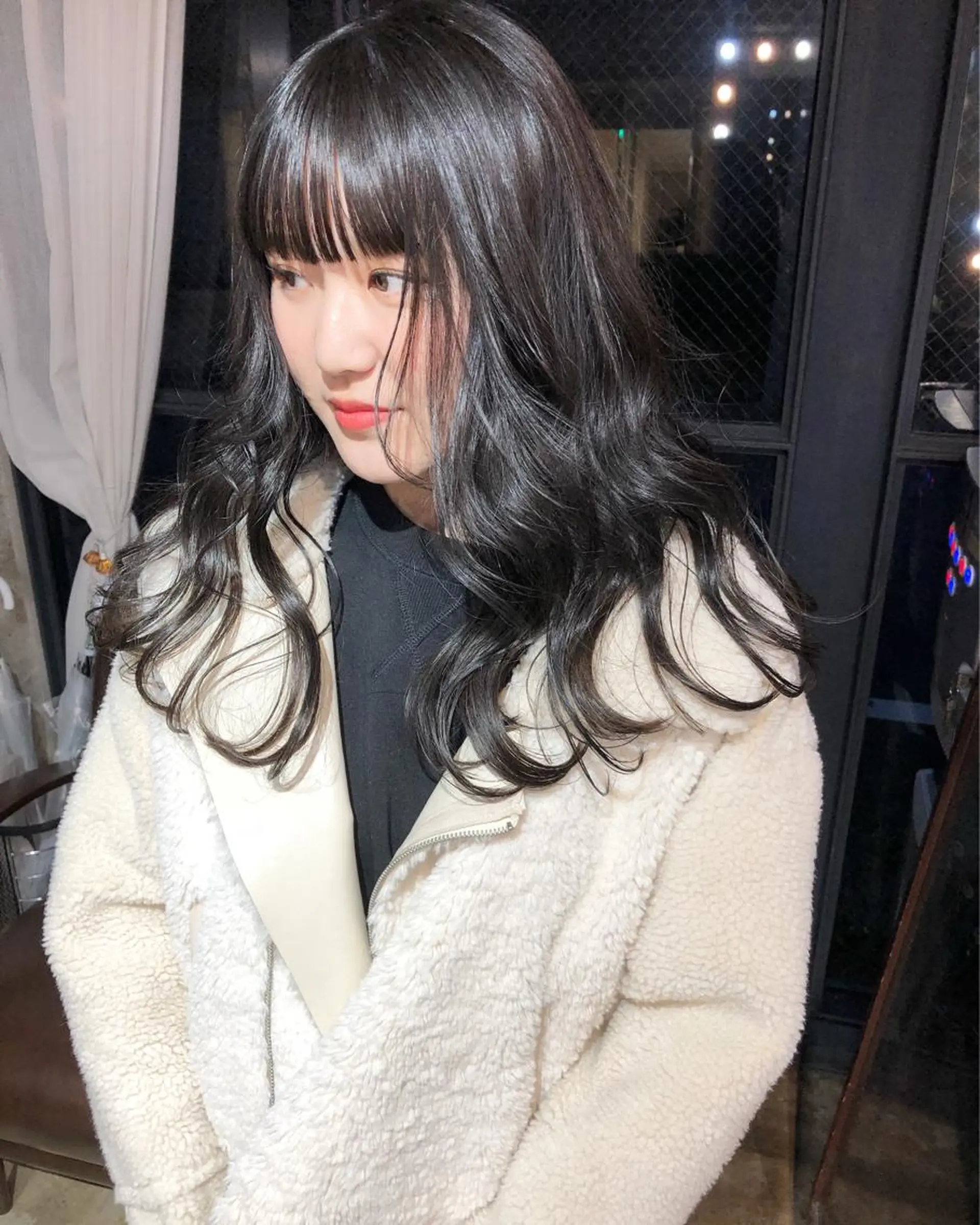 セミロング カラー パーマ ヘアアレンジ メンズ キッズ ネイル マツエク・マツパ アッシュ ブルーカラー ブルーアッシュ 透明感カラー ブルー 韓国風×透明感カラー 髪質改善オタベシンヤのヘアスタイル