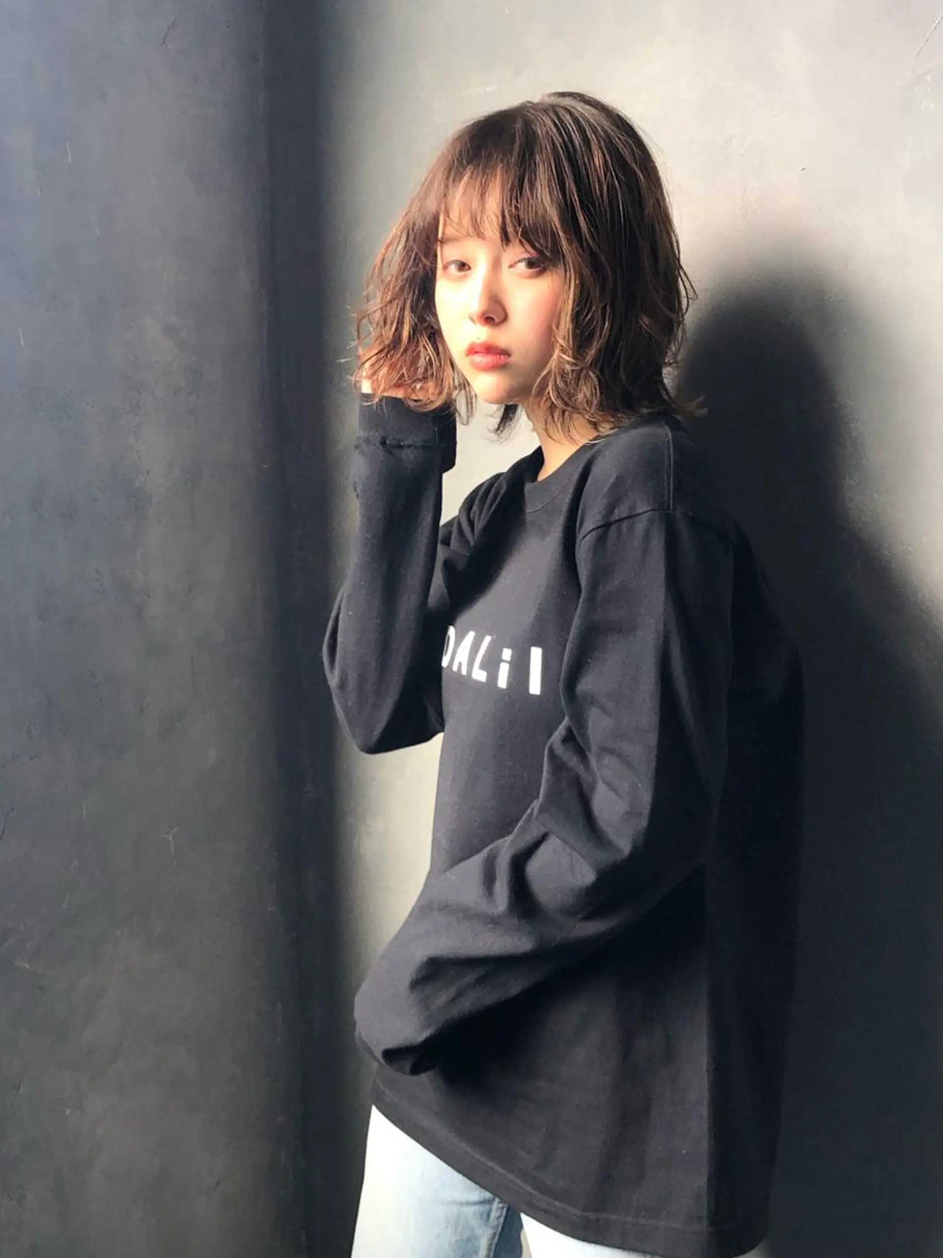 ミディアム カット ヘアカラー ブリーチカラー🌈 石垣翔太のヘアスタイル