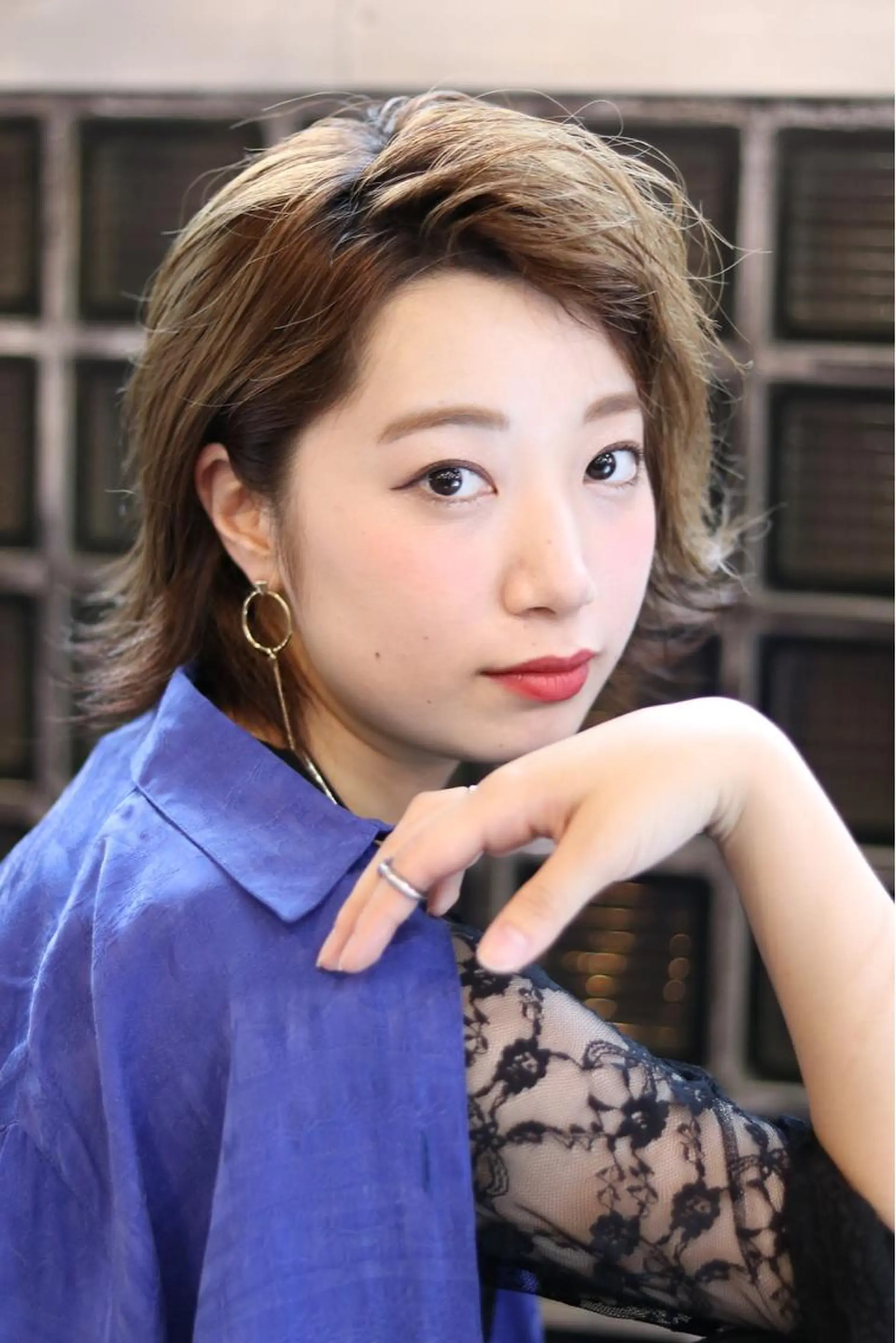 ショート カラー 前下がりボブ アッシュ ベージュカラー グラデーションカラー ハイライトカラー ☆est hair☆ 新宿ナプラスタジオのヘアスタイル