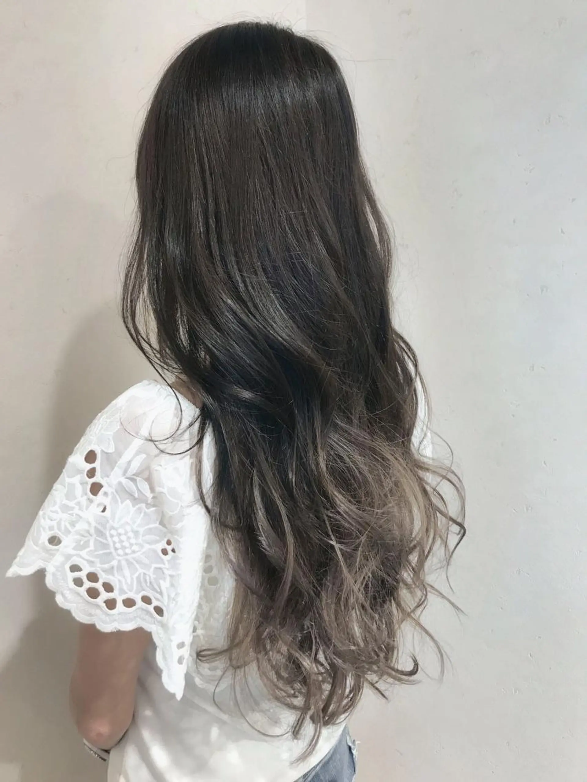ロング カラー パーマ ヘアアレンジ グラデーションカラー グレージュ filo byFeria渋谷所属・縮毛矯正/美髪 髪質改善/石田幸輔のヘアスタイル
