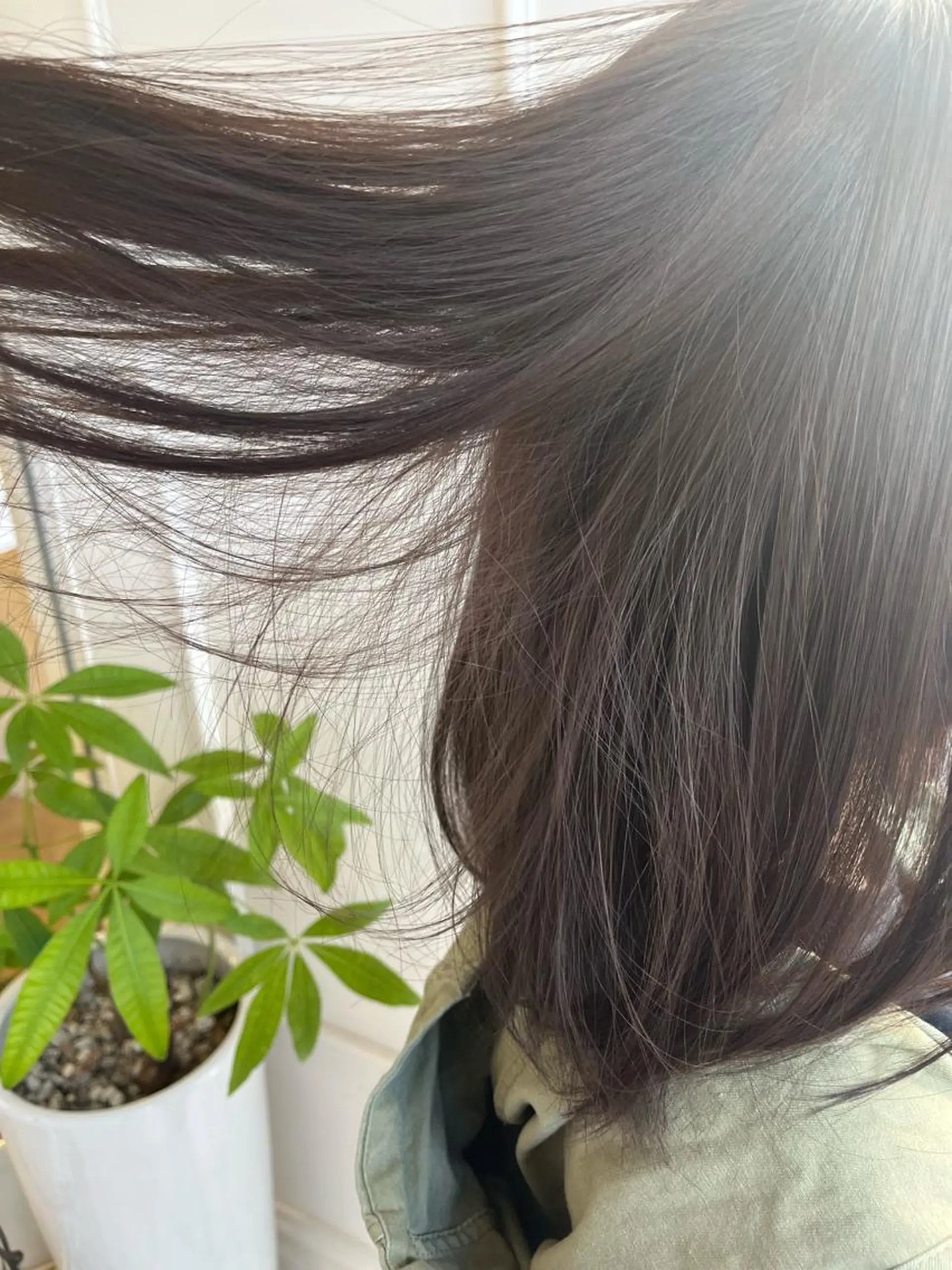 ミディアム izumi （いずみ）のヘアスタイル