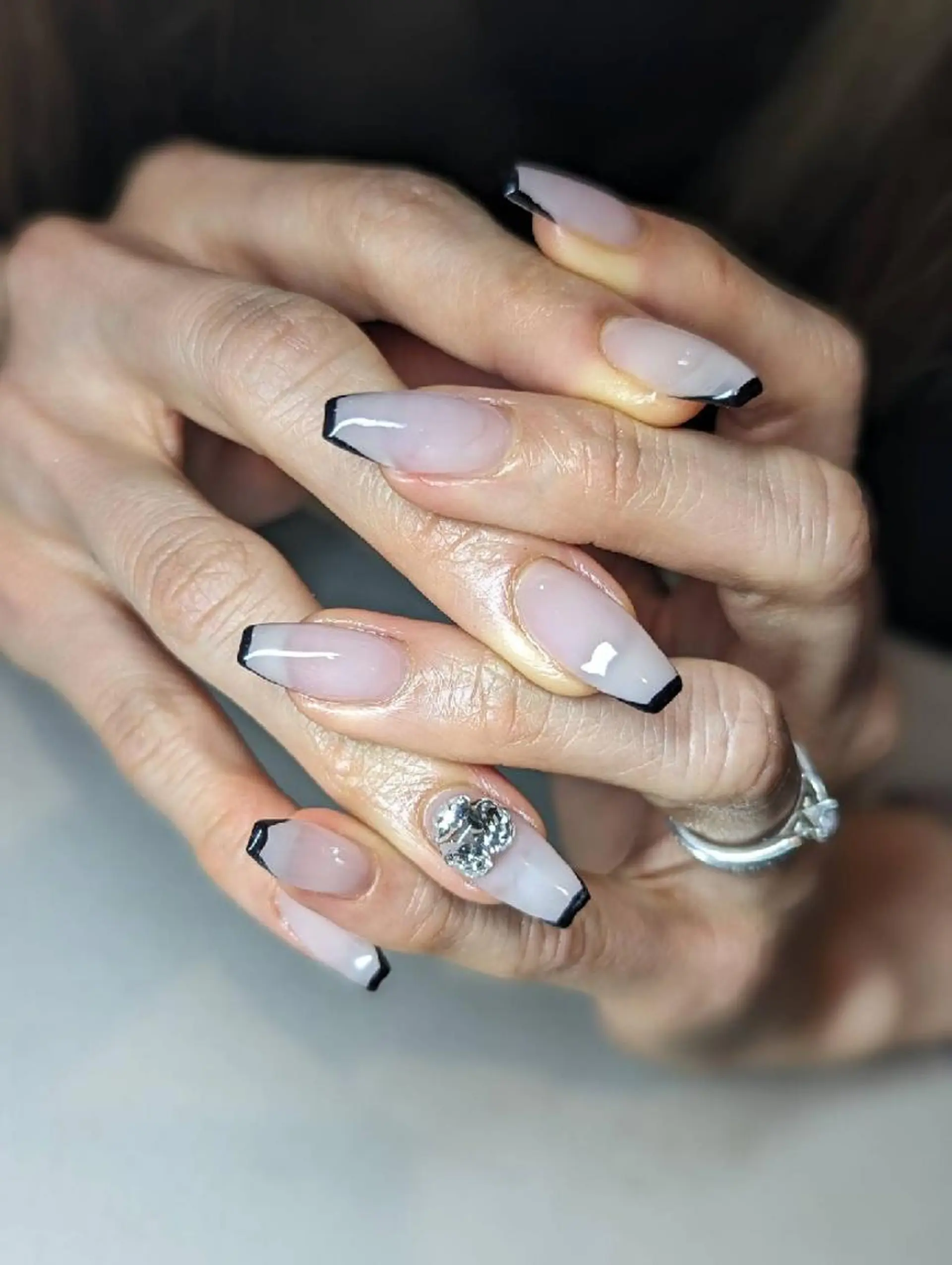 ネイル フレンチネイル ストーンネイル Nailsalon BEeR。のネイルデザイン