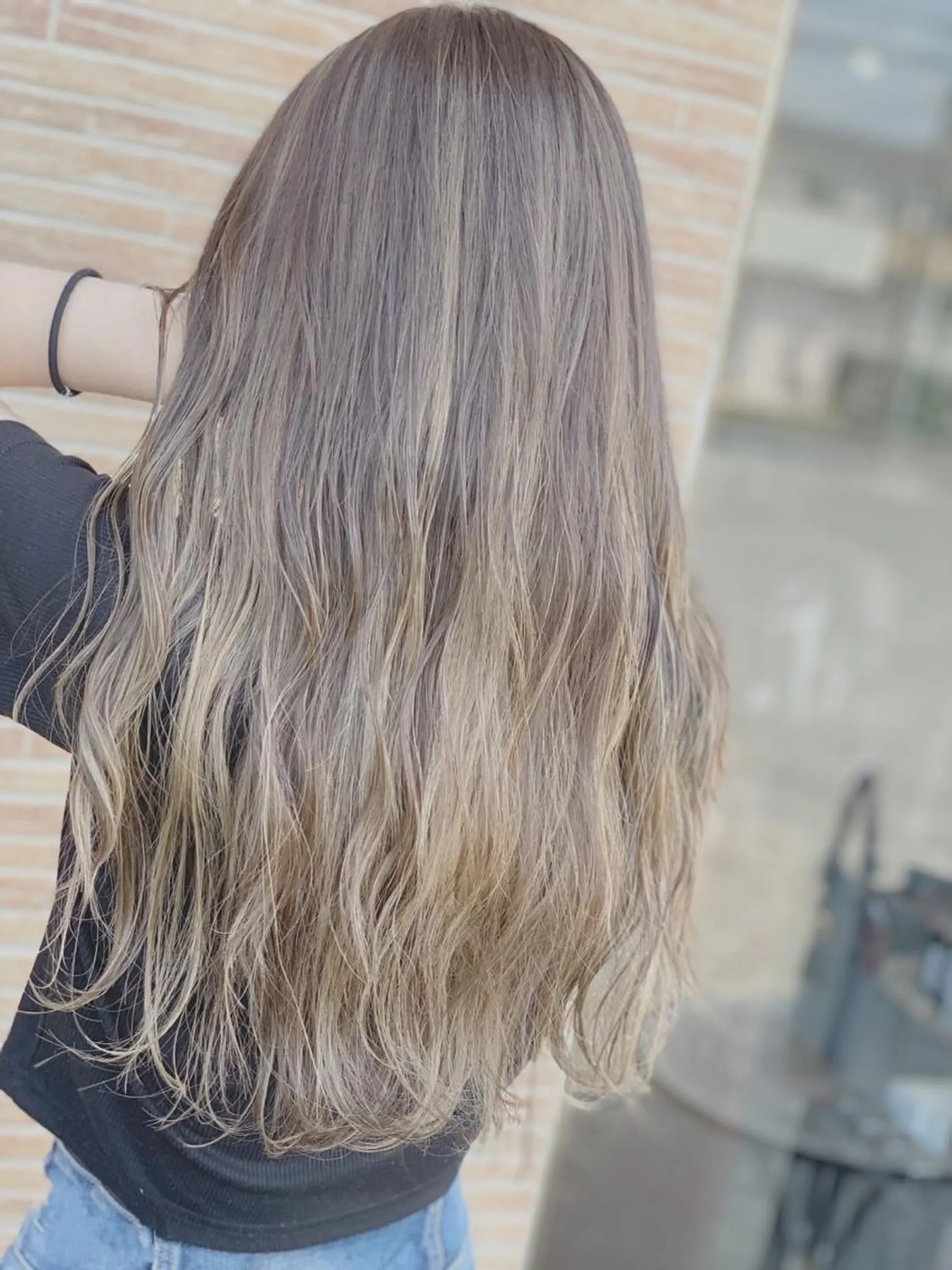 ロング メンズスタイル バレイヤージュ　齋藤のヘアスタイル