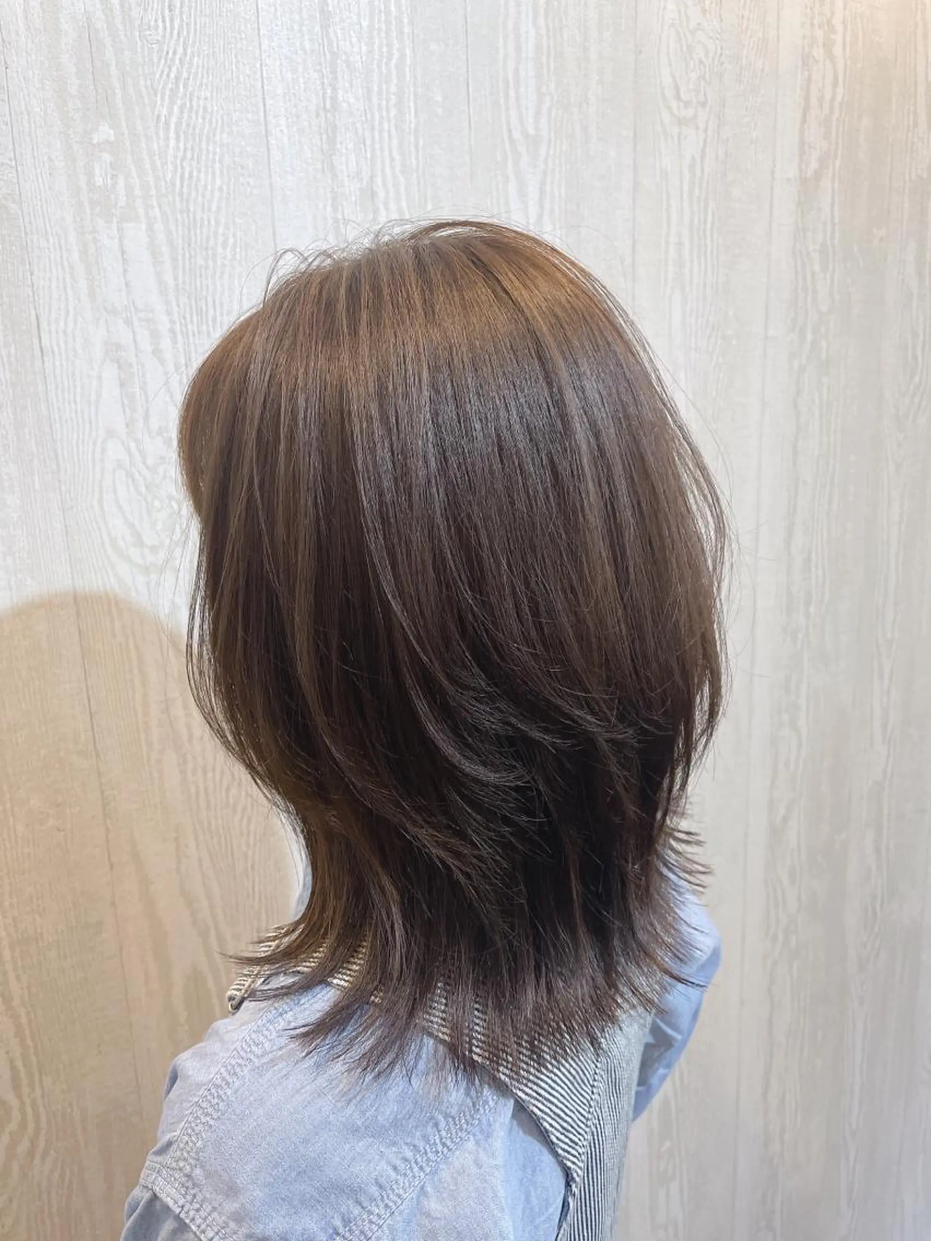 ミディアム カラー ヘアアレンジ アッシュ ベージュカラー カット HUENEST アカデミーサロンのヘアスタイル