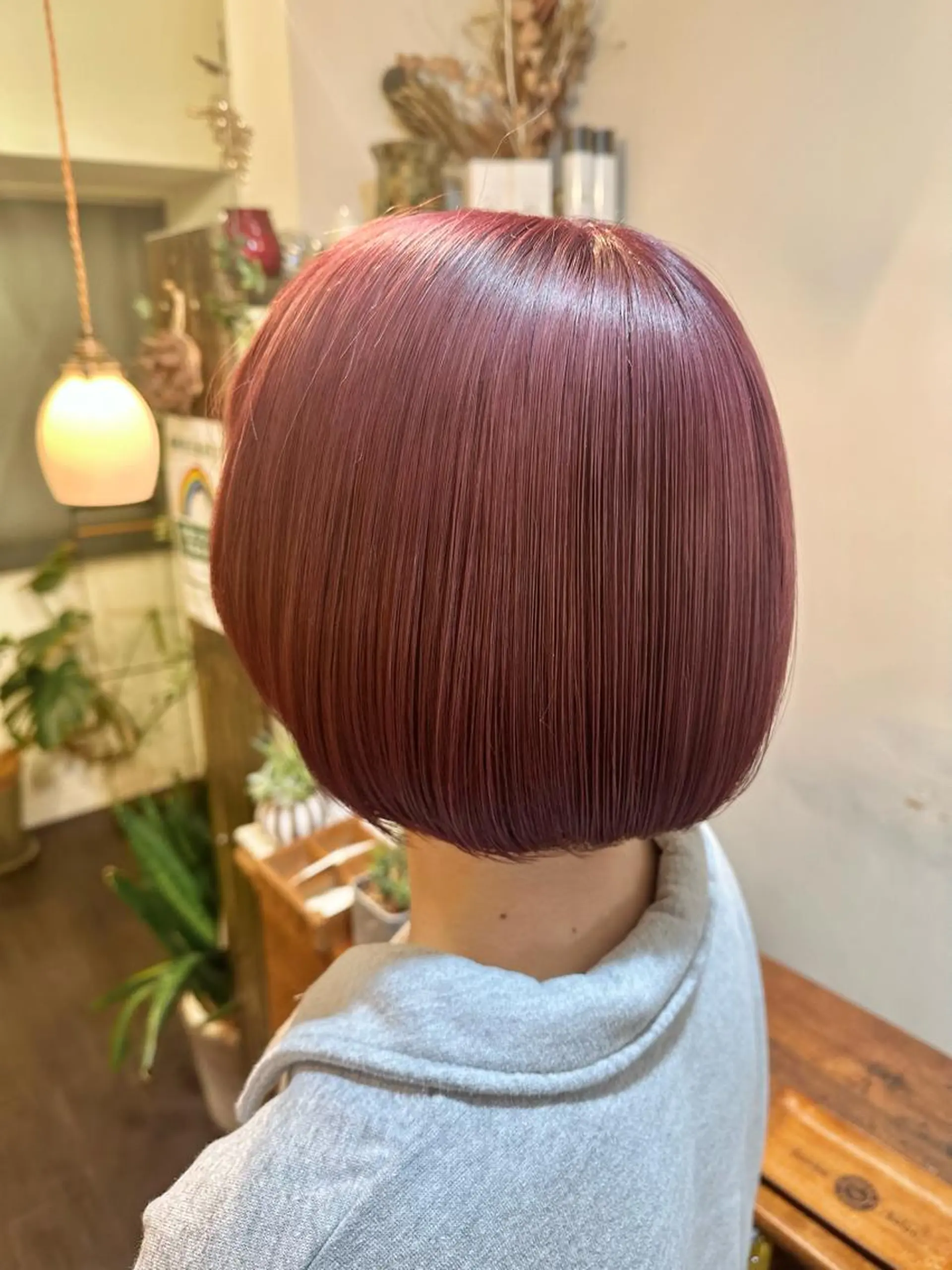 カラー ブリーチ ピンクカラー 麻生 菜々香のヘアスタイル