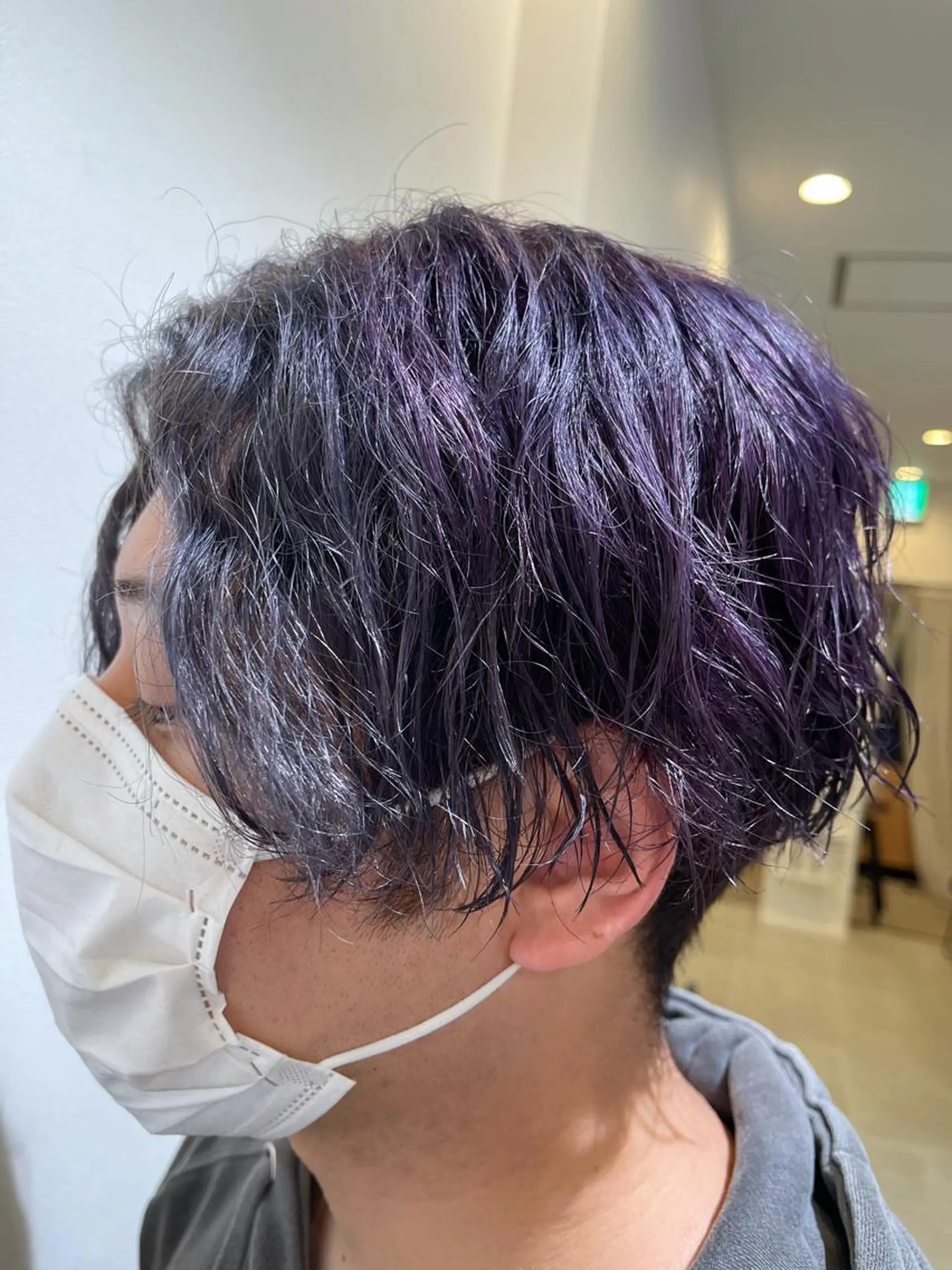 ショート カラー メンズ メンズブリーチ ミストバング ブリーチ  フェイスフレーミング パープルカラー 由比藤理子 ブリーチカラー🌈のヘアスタイル