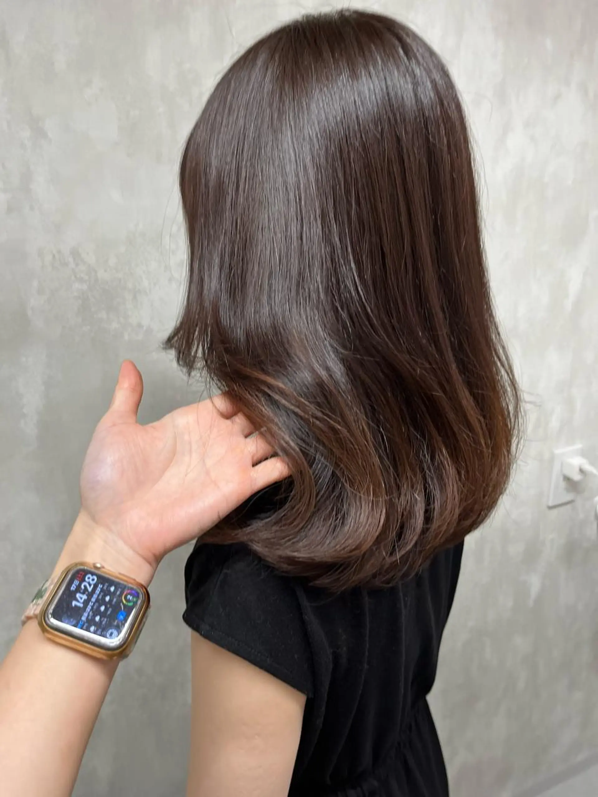 ミディアム カラー くびれヘア 韓国風ヘア くびれレイヤー レイヤーカット 韓国肌管理 ウプエステティックのエステ・リラクイメージ