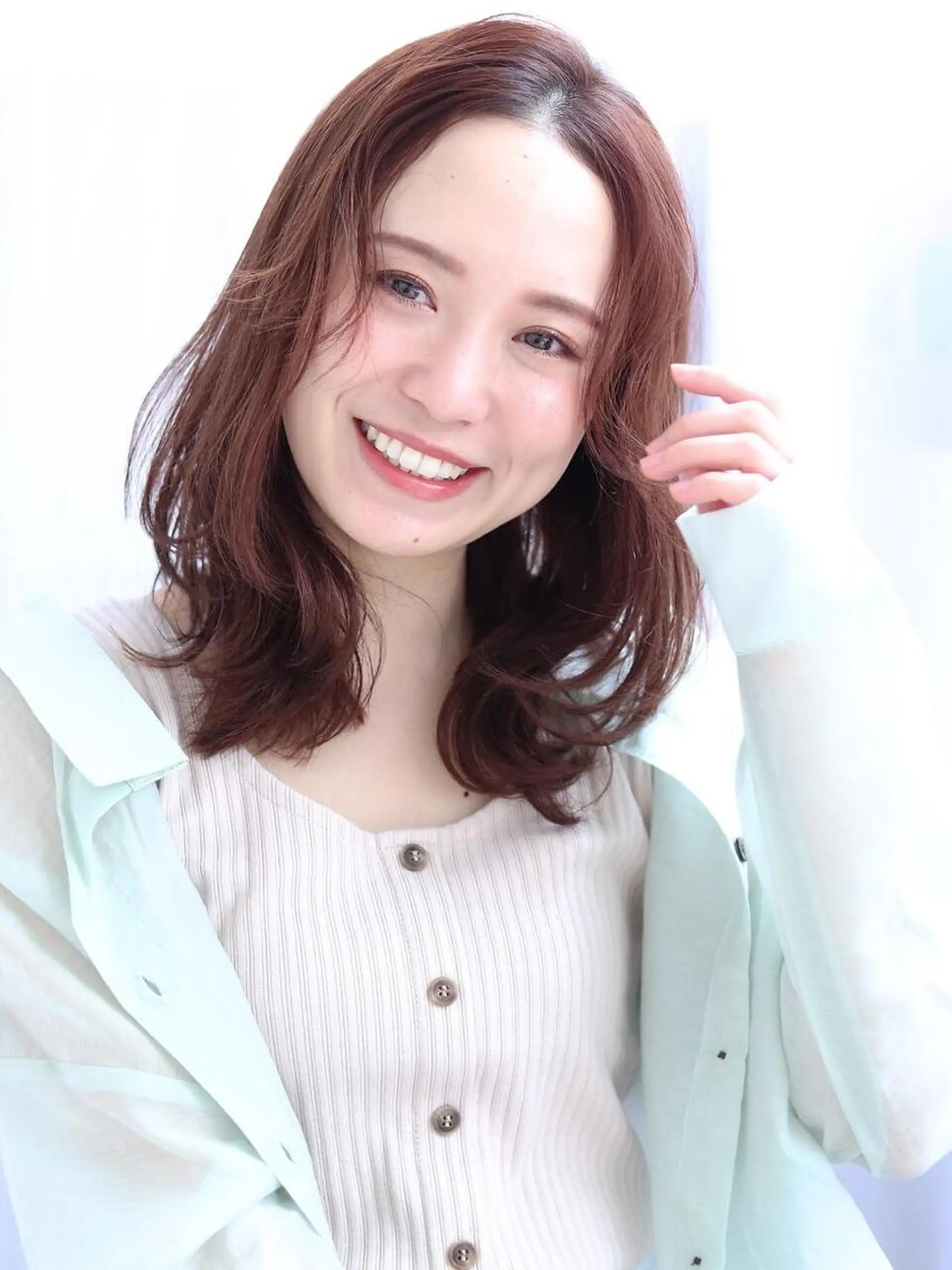 セミロング 及川まき 　オリーブ グレージュカラー♪のヘアスタイル