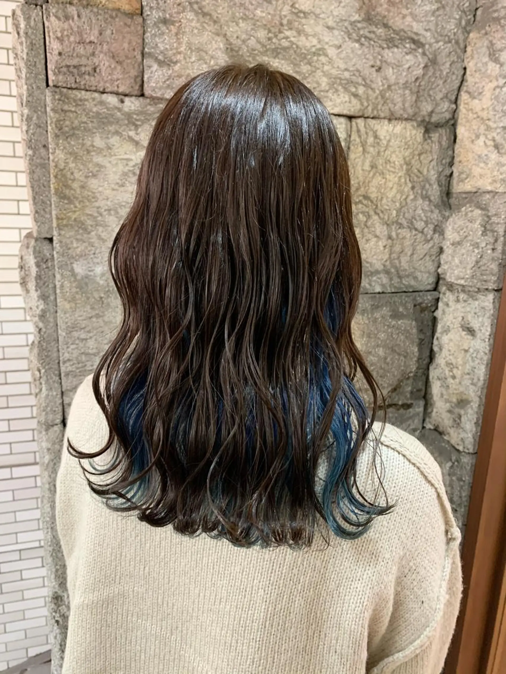 セミロング カラー 蓮見  友里のヘアスタイル