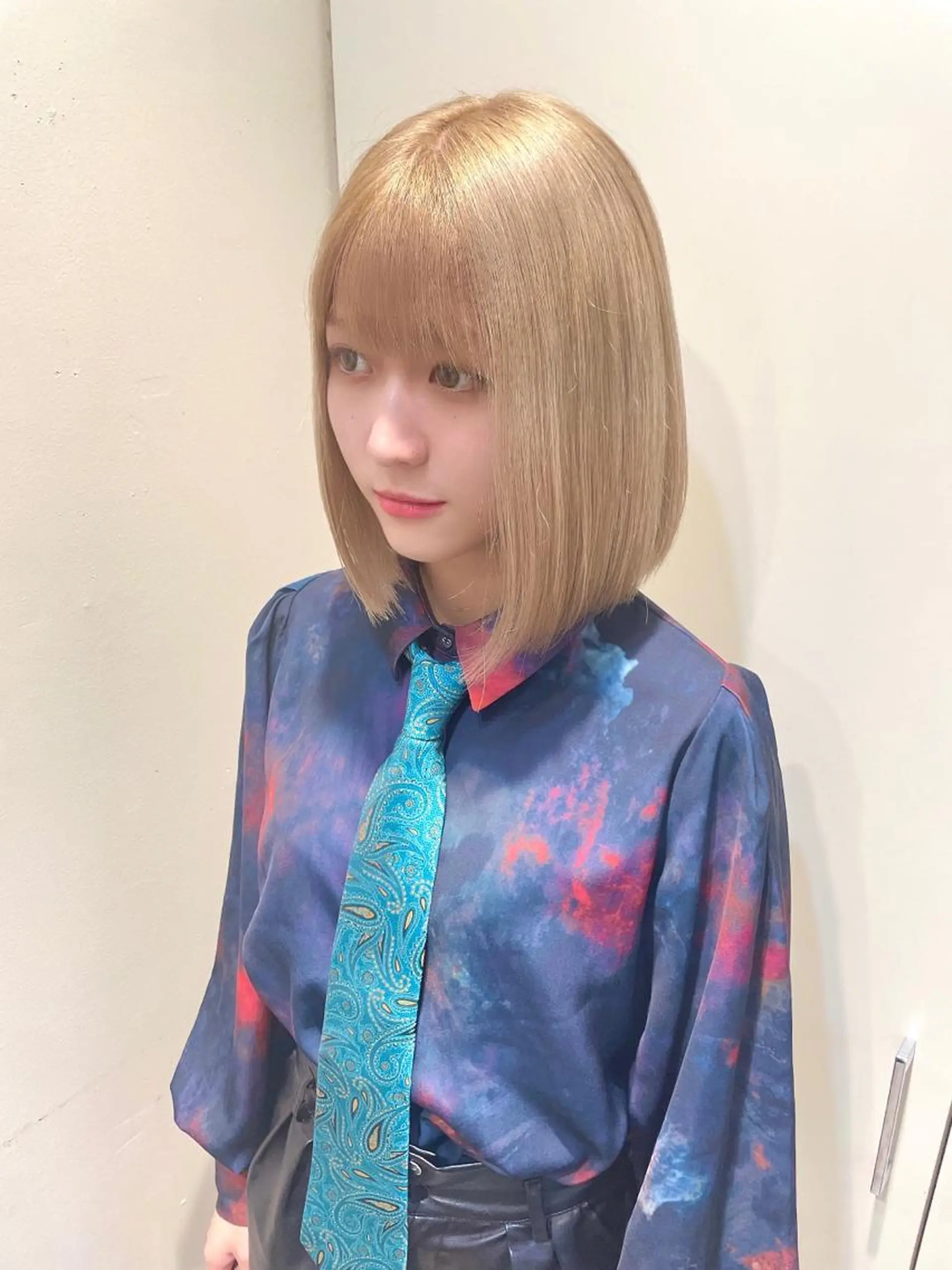 ミディアム カラー ミディアムパーマ ブリーチ ブロンド ケアブリーチ デザインカラー 羽田翔大/ブリーチ/ ボブカット/店長のヘアスタイル