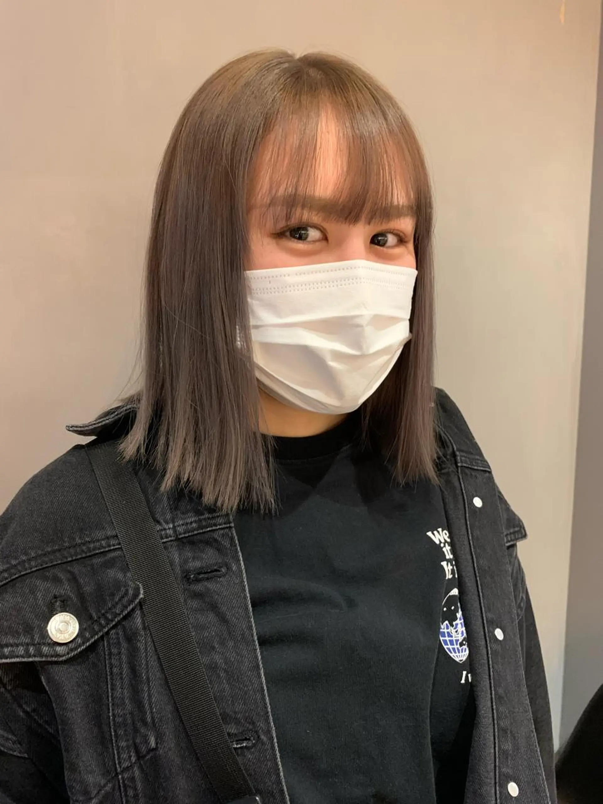 ミディアム カラー グレージュ ヘアカラー 美髪・シールエクステ ホソタニリョウコのヘアスタイル