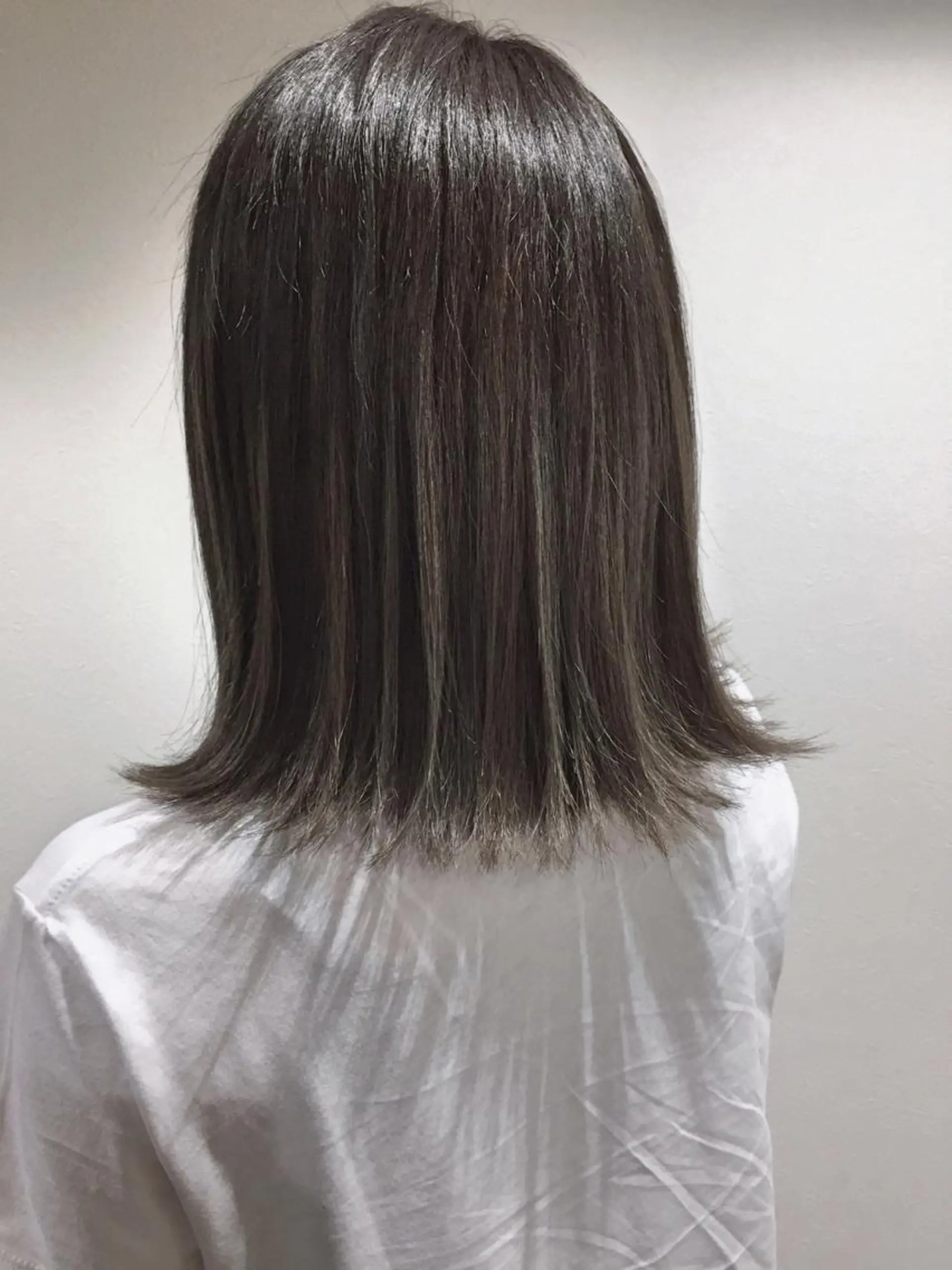 ミディアム カラー グレージュ ハイライトカラー ハイライト Noe心斎橋 堀田 朋宏のヘアスタイル