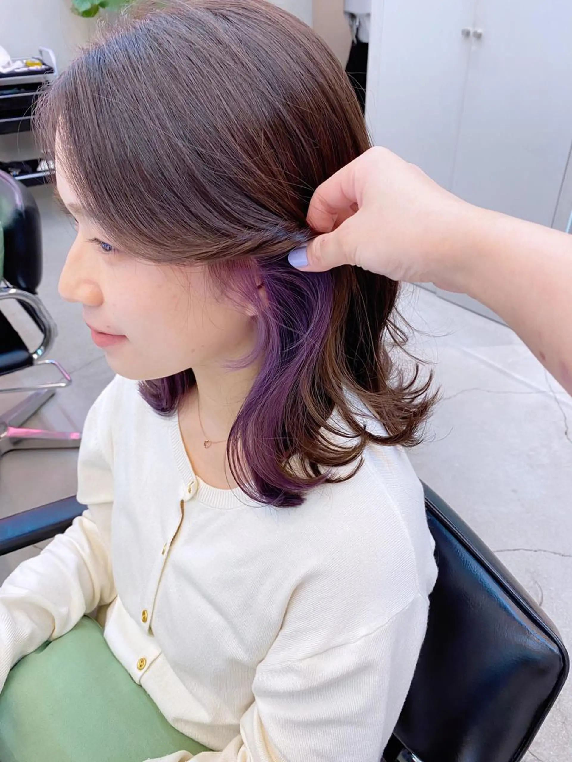 ミディアム カラー 岡野 静華のヘアスタイル