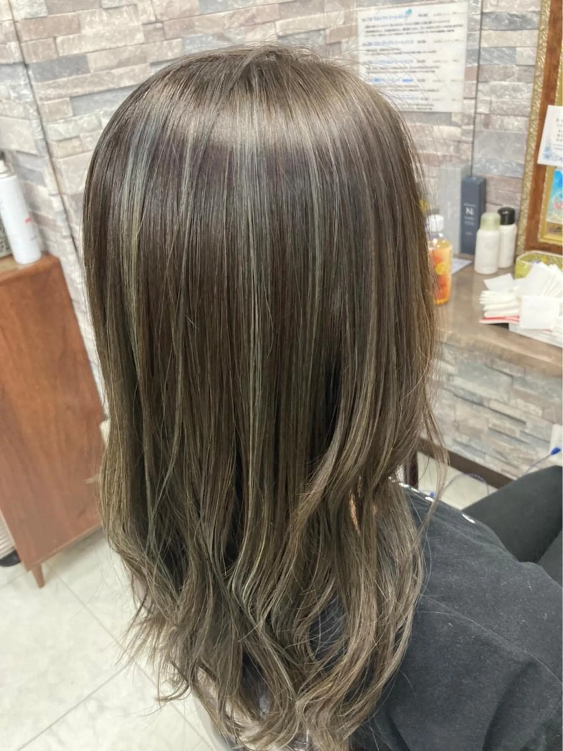 セミロング ヘアカラー Arphy/ /のヘアスタイル