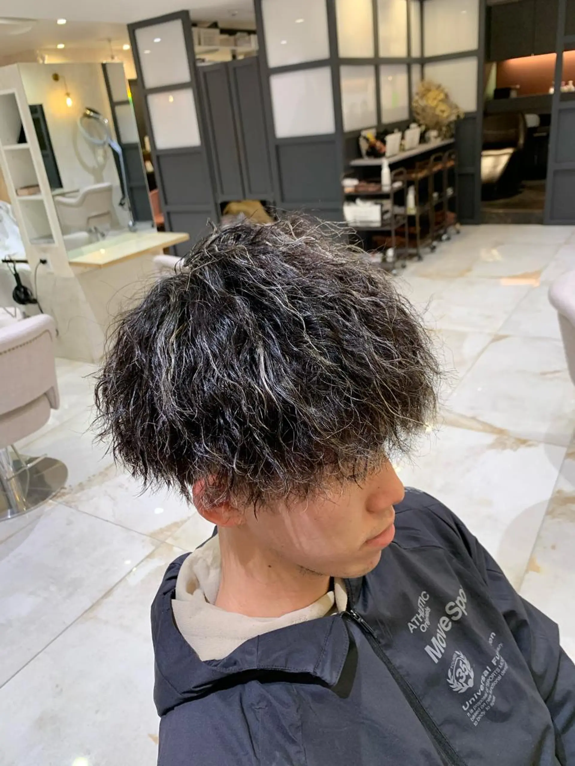 ショート カット ヘアカラー シ•ピュール所属・峯尾 穂専のヘアスタイル