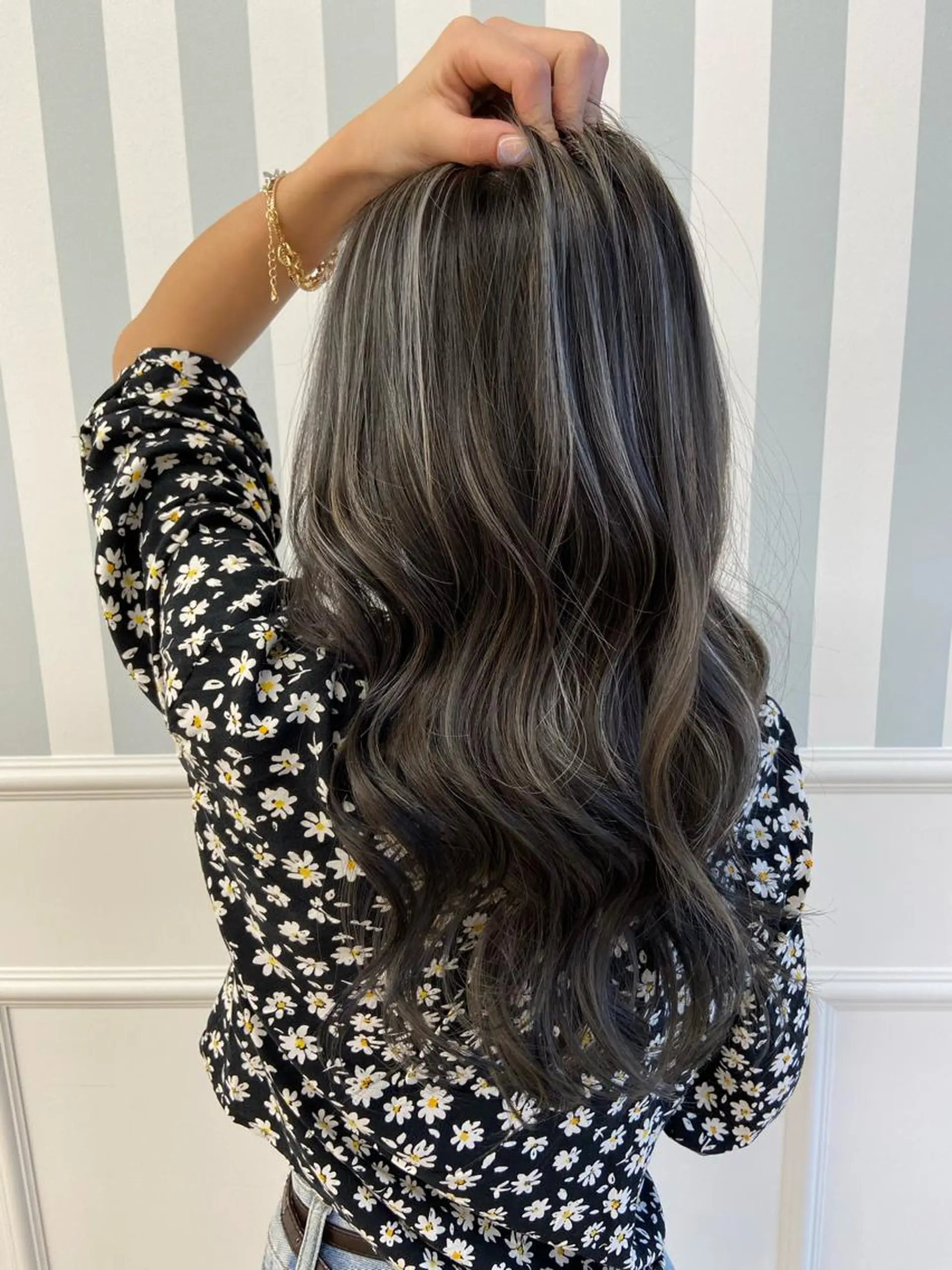 セミロング カラー ヘアカラー 透明感カラー 松田晃代のヘアスタイル